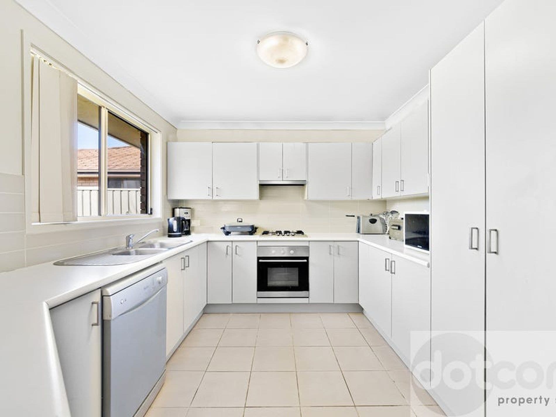 11 Lotus Terrace, Hamlyn Terrace - Thumbnail 3