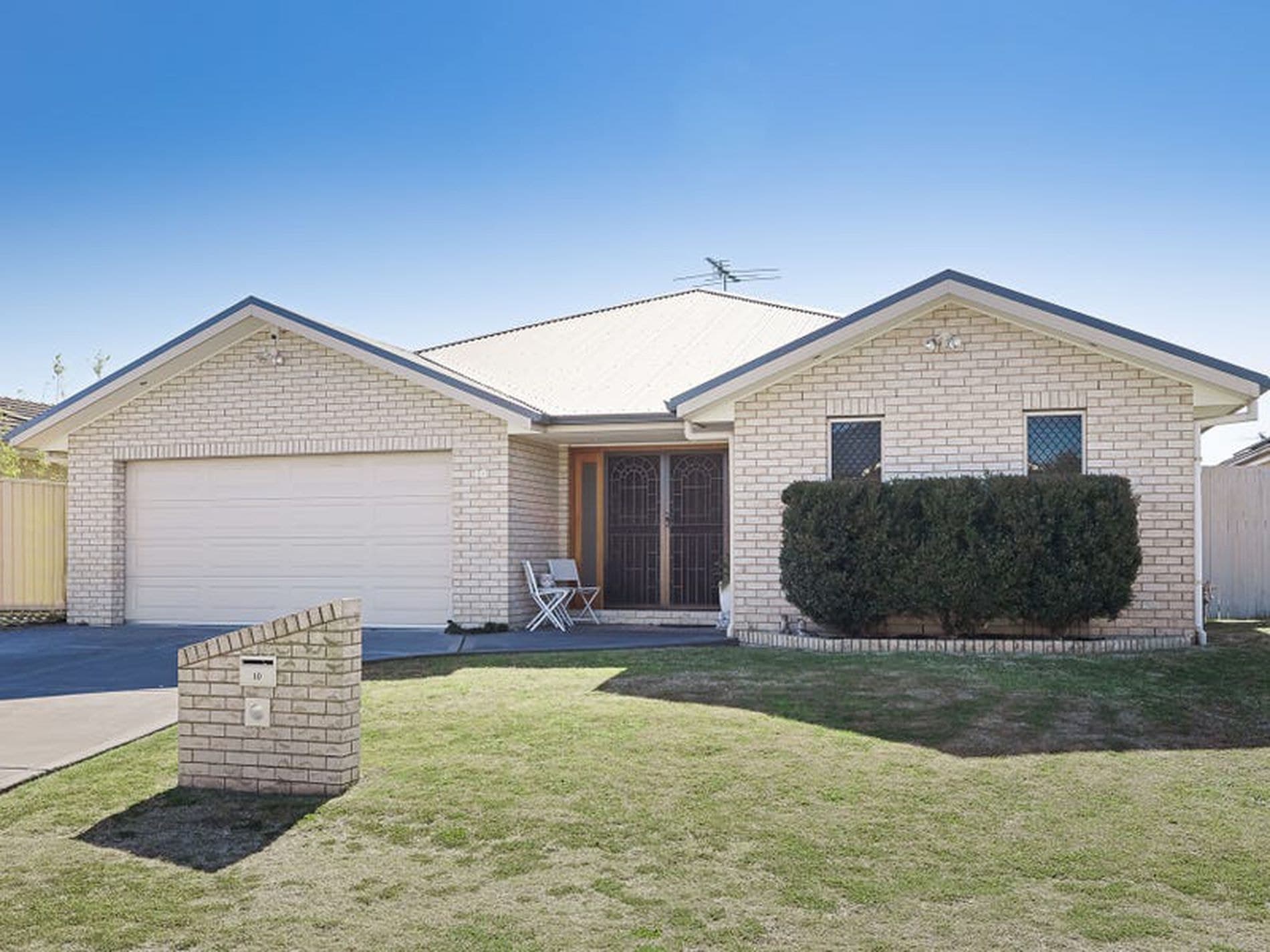 10 Strutt Crescent, Metford - Image 1