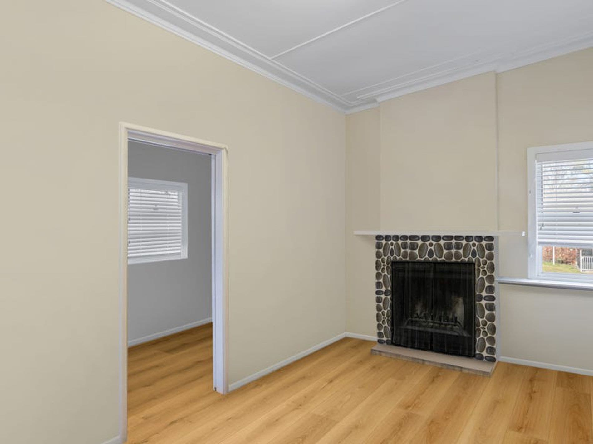 10 Kevin Street, Mannering Park, Mannering Park - Thumbnail 4