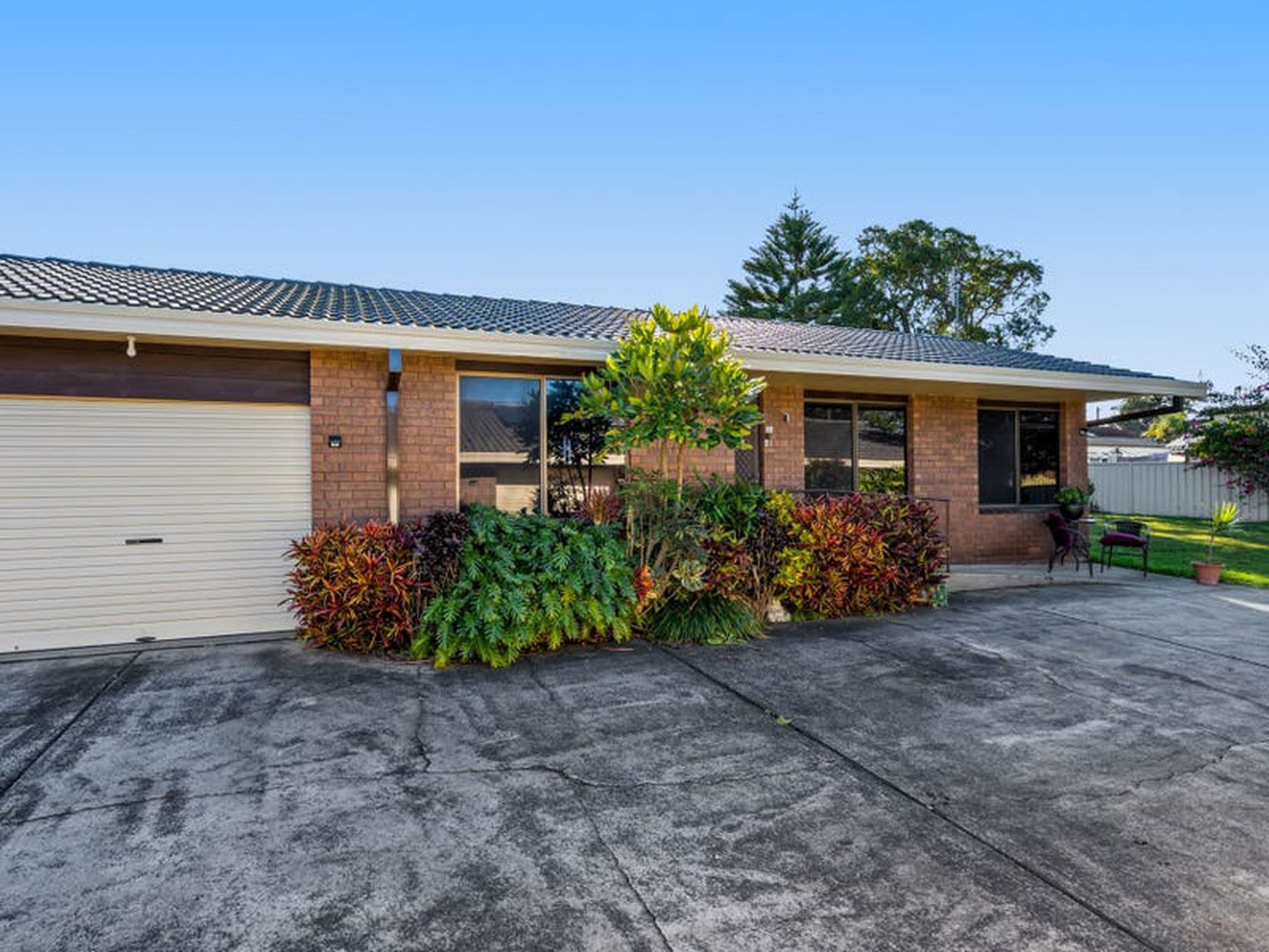 2 / 15-17 Holmes Avenue, Toukley - Image 1