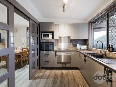 6 Croudace Road, Tingira Heights - Image 1