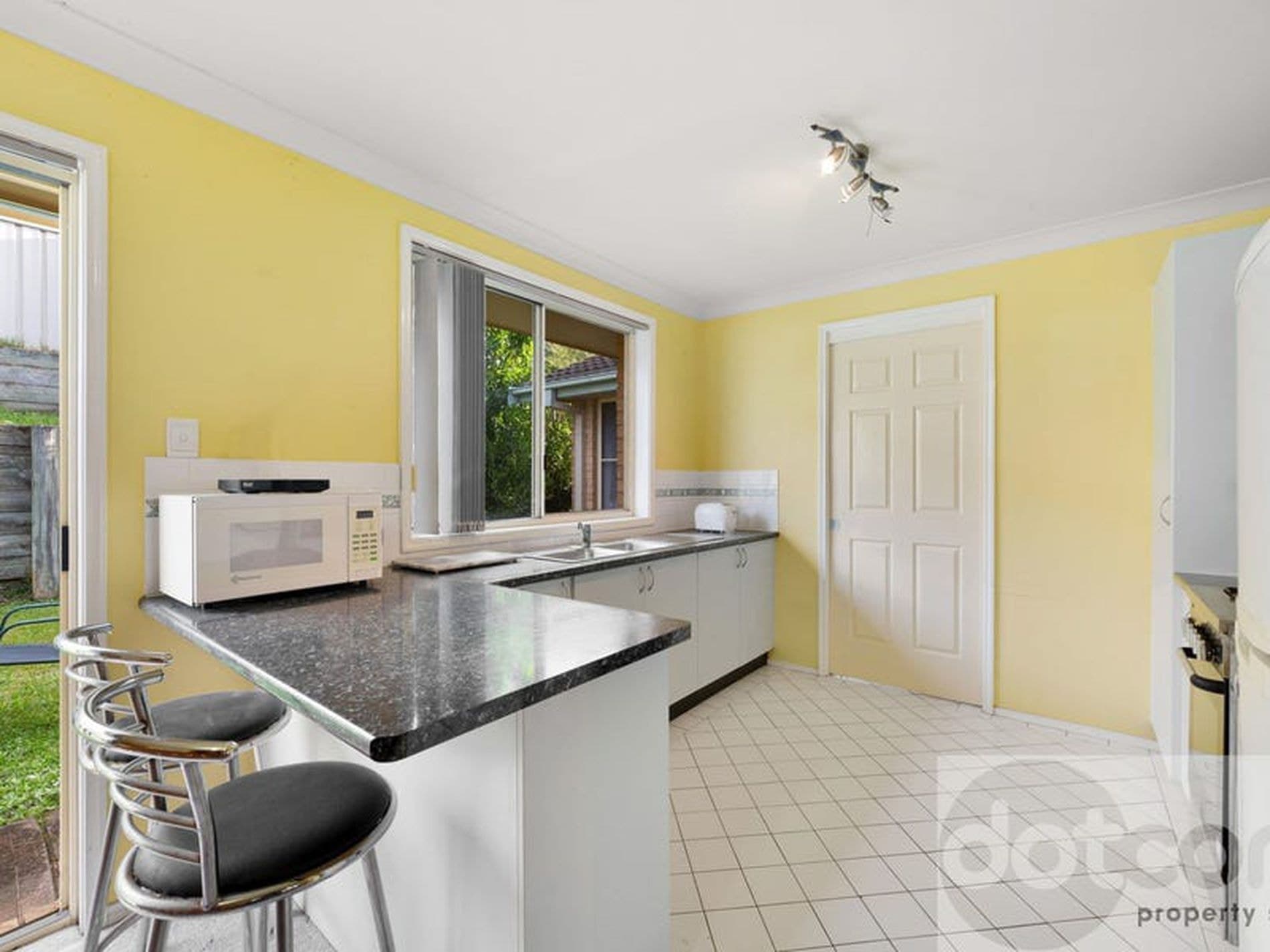 11 / 81 Newling Street, Lisarow - Thumbnail 2