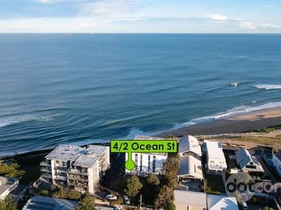 4 / 2 Ocean Street, Merewether - Image 1