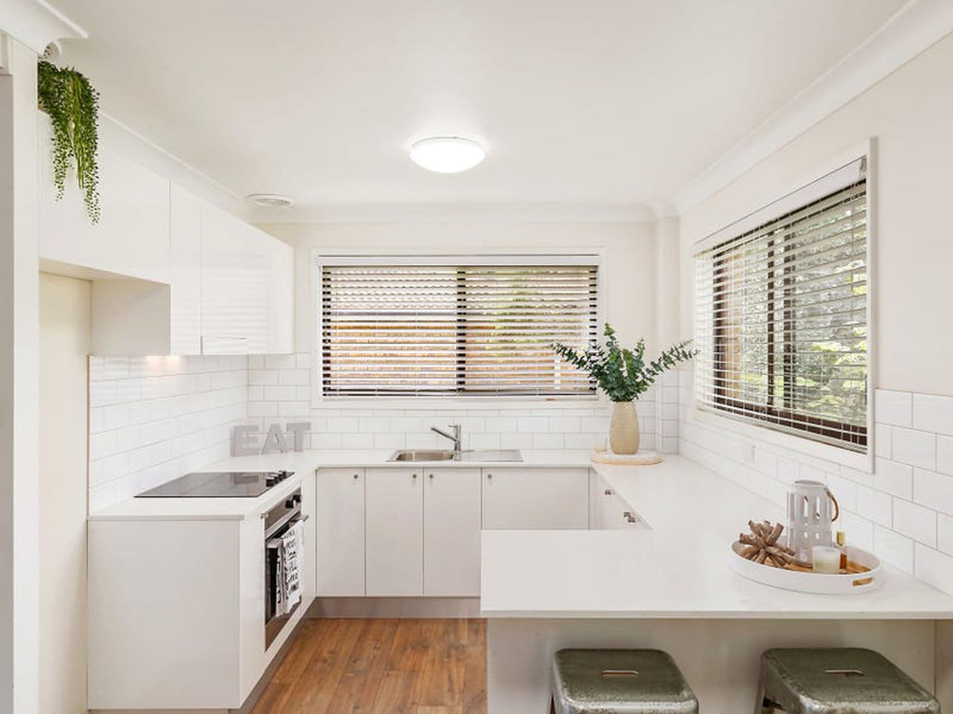 1 / 203 Albany Street, Point Frederick - Image 1