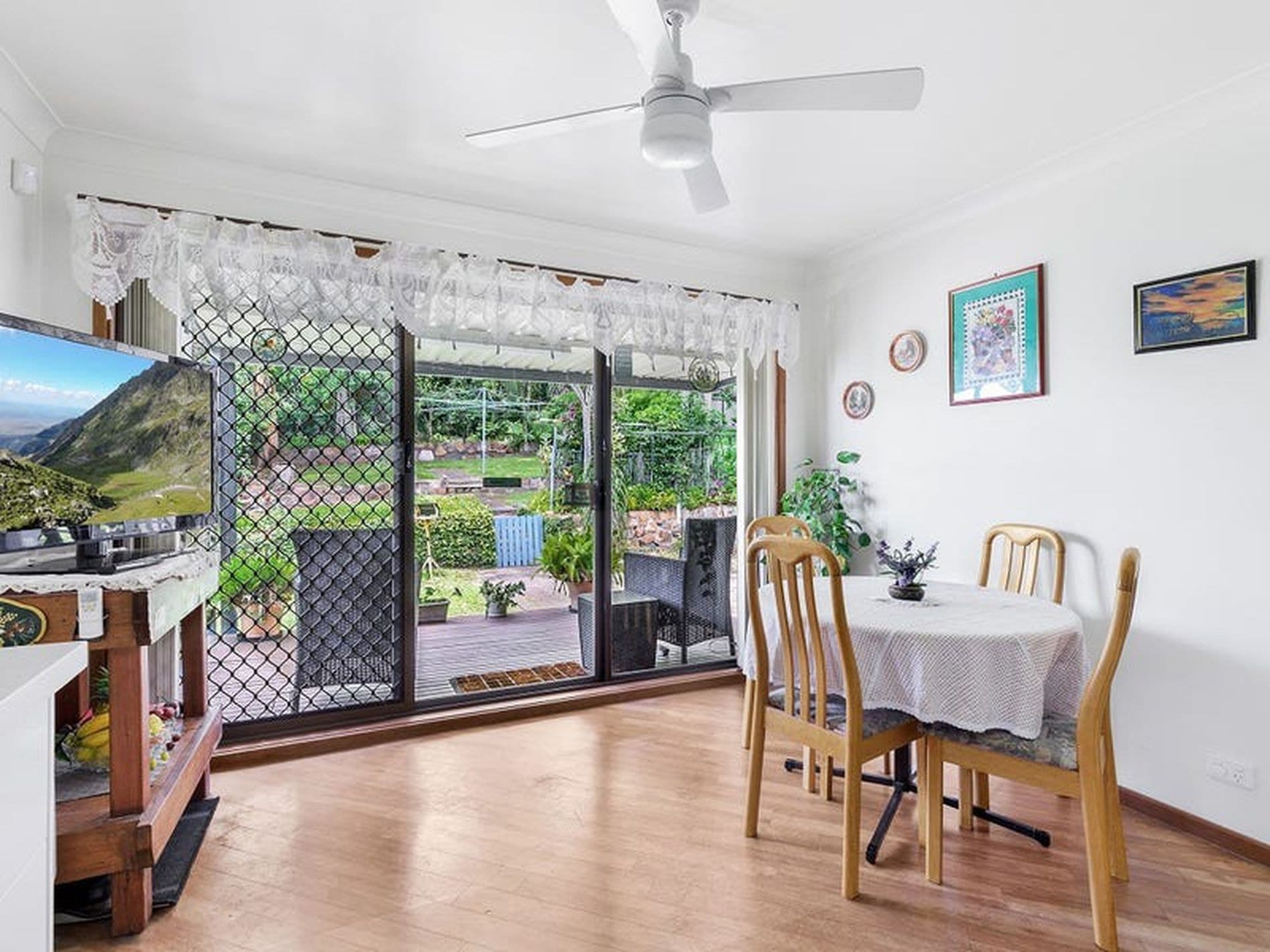 29 Bay Road, Fennell Bay - Thumbnail 4