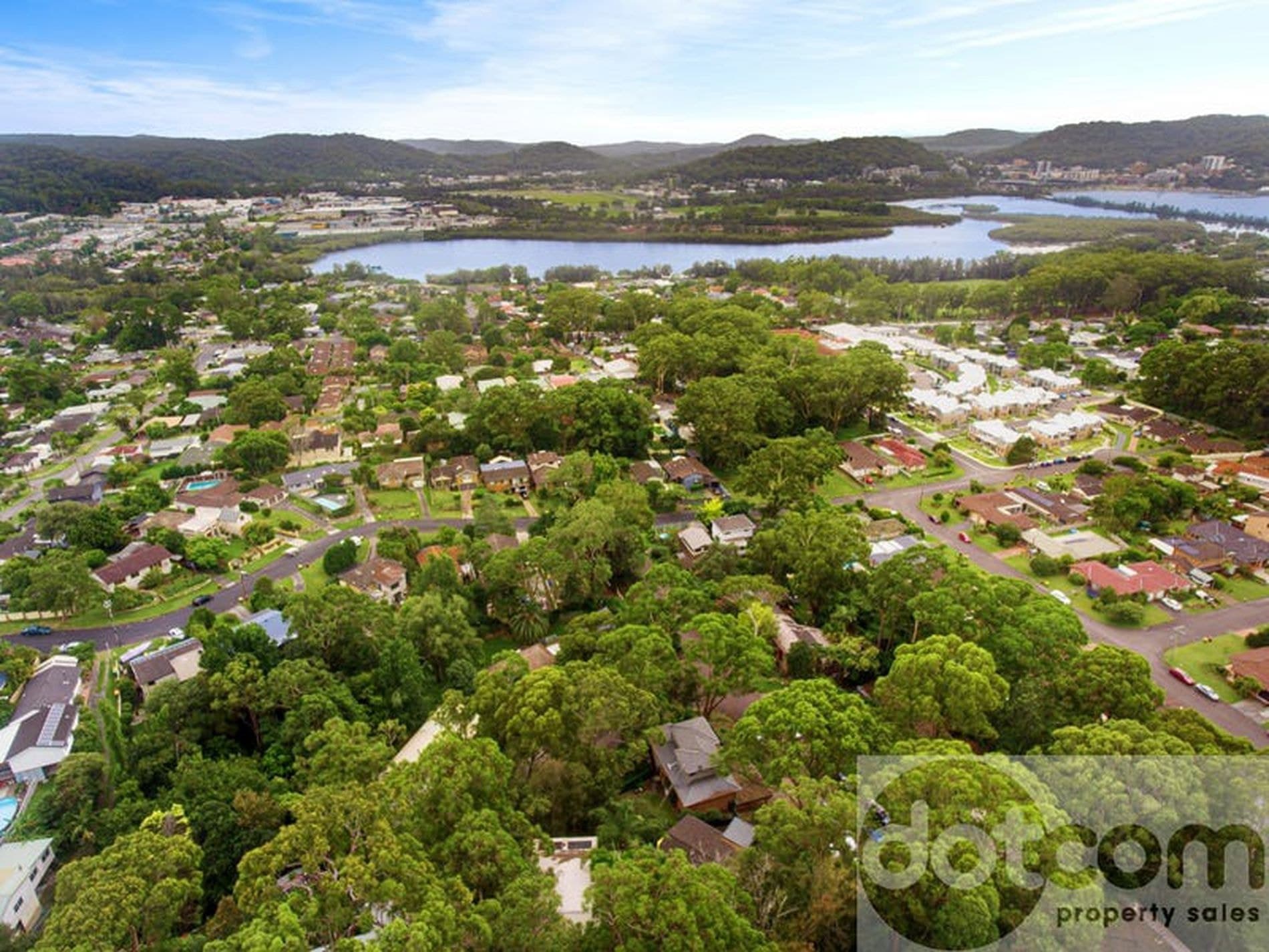 4 Coral Tree Place, Point Clare - Thumbnail 2