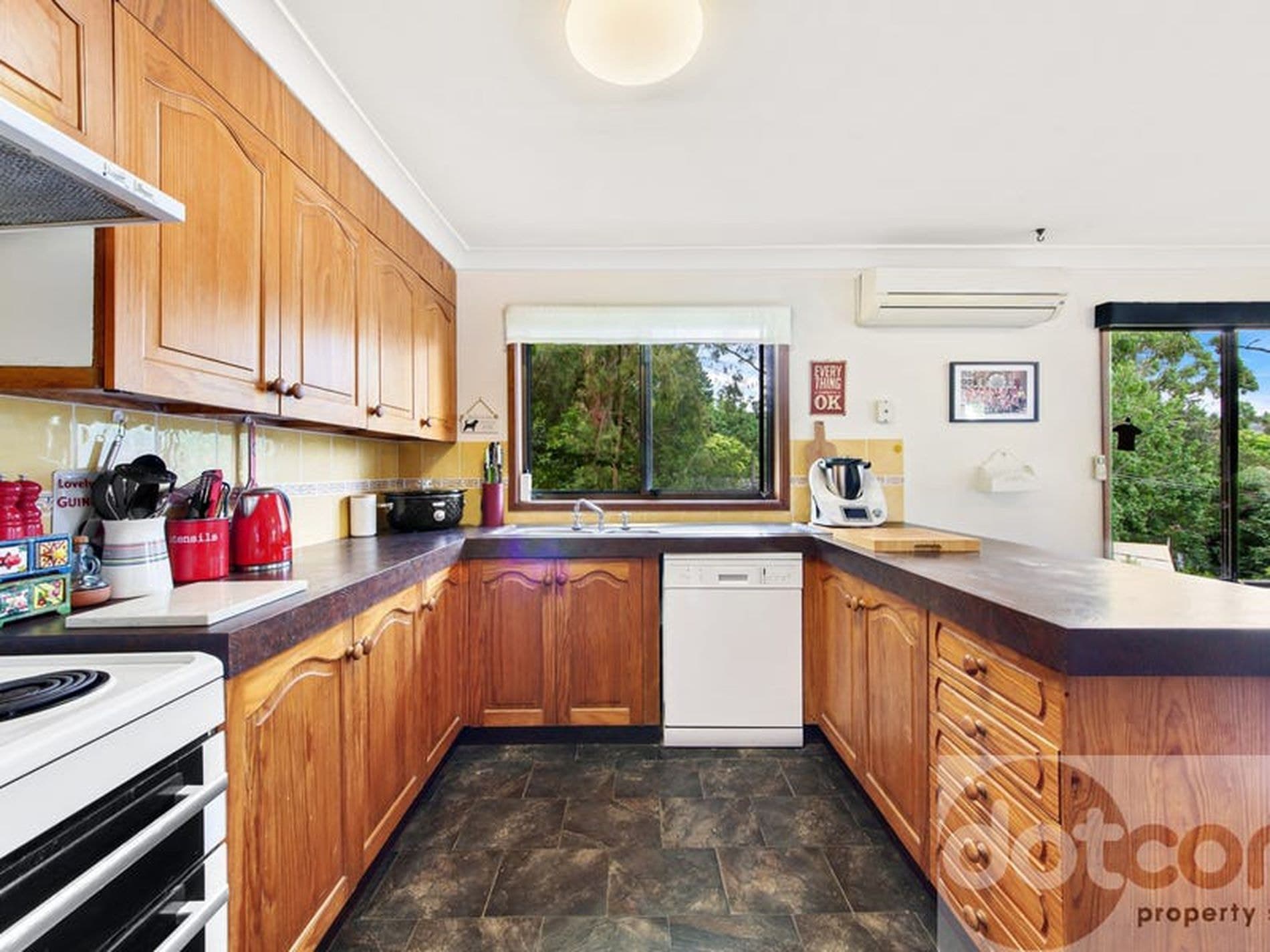 4 Coral Tree Place, Point Clare - Thumbnail 6