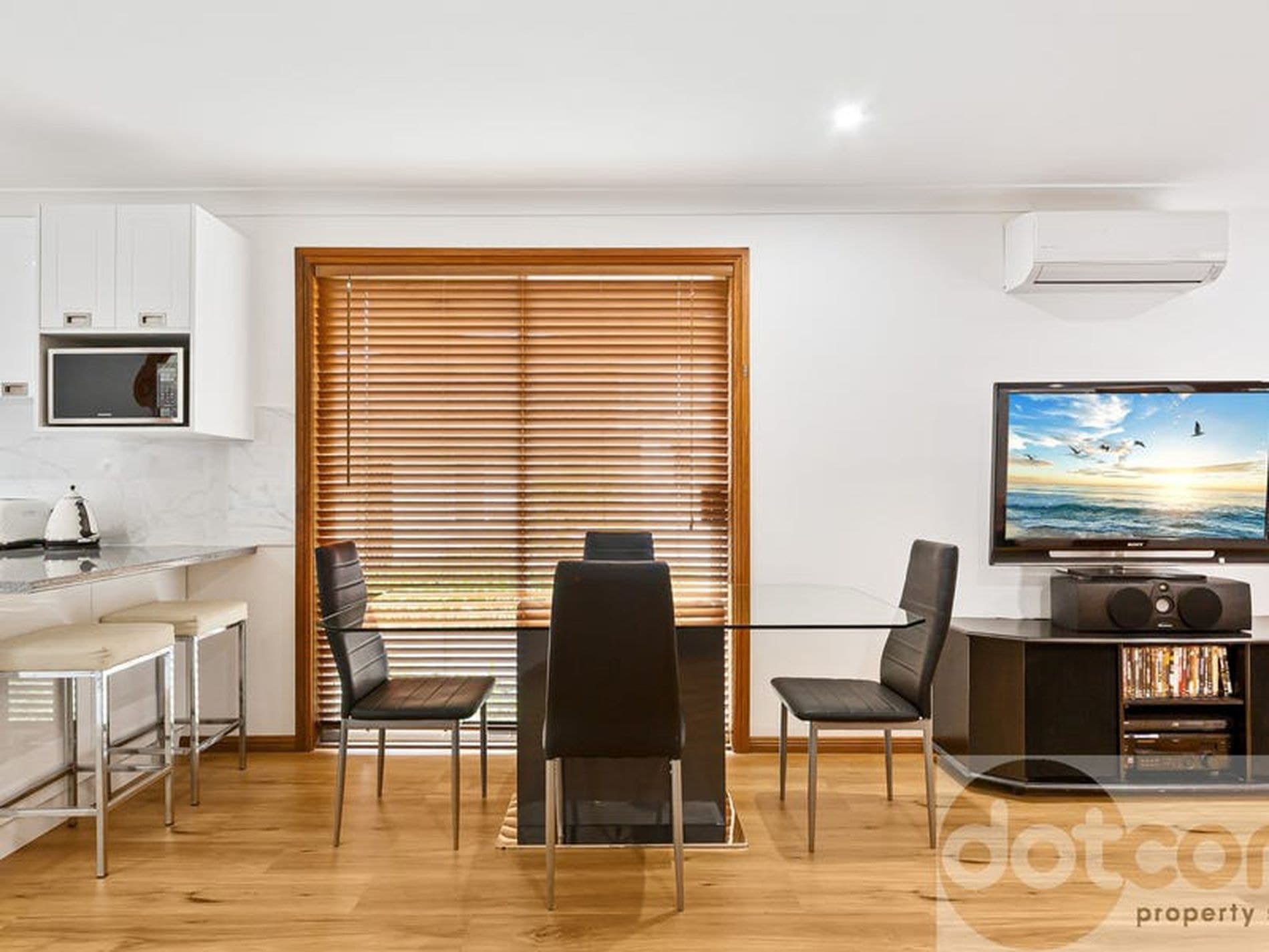 12 / 205A Albany Street, Point Frederick - Thumbnail 2