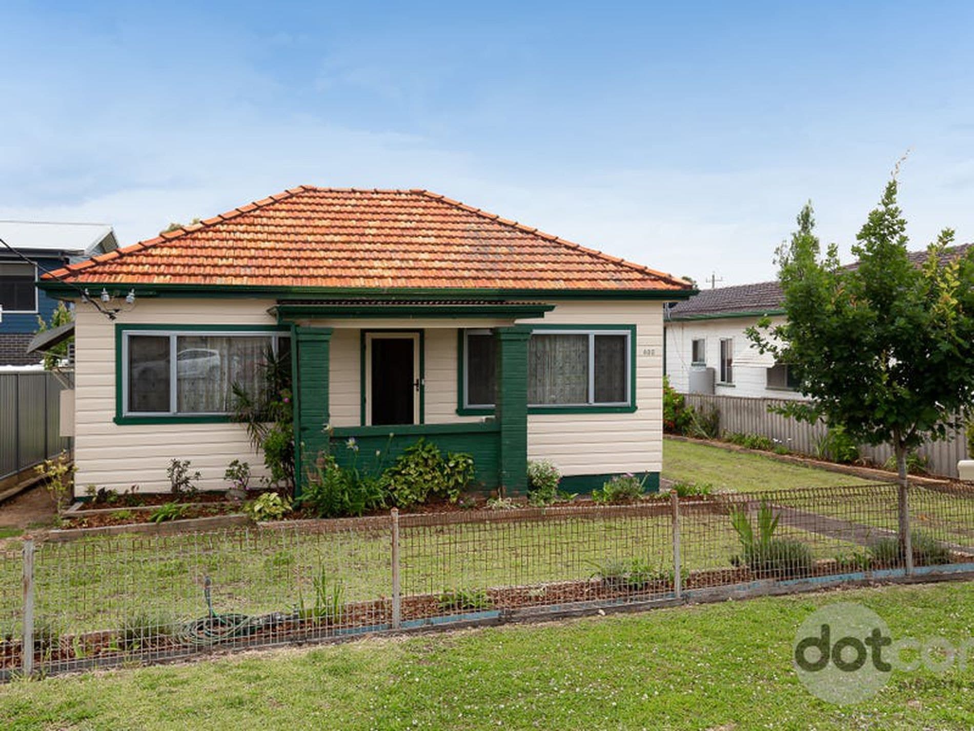 402 Lake Road, Argenton - Thumbnail 2