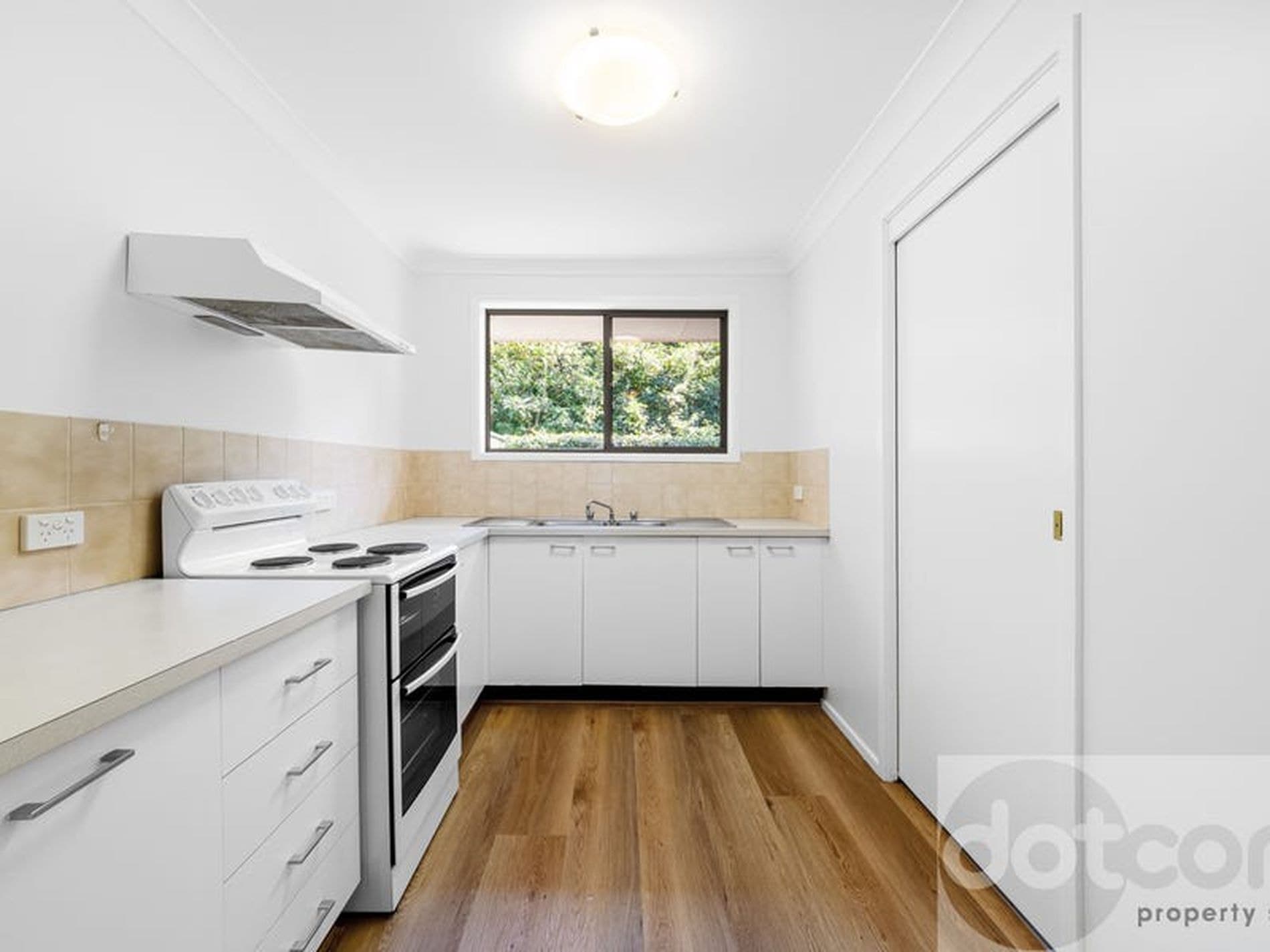 2 / 207 Albany Street, Point Frederick - Thumbnail 5