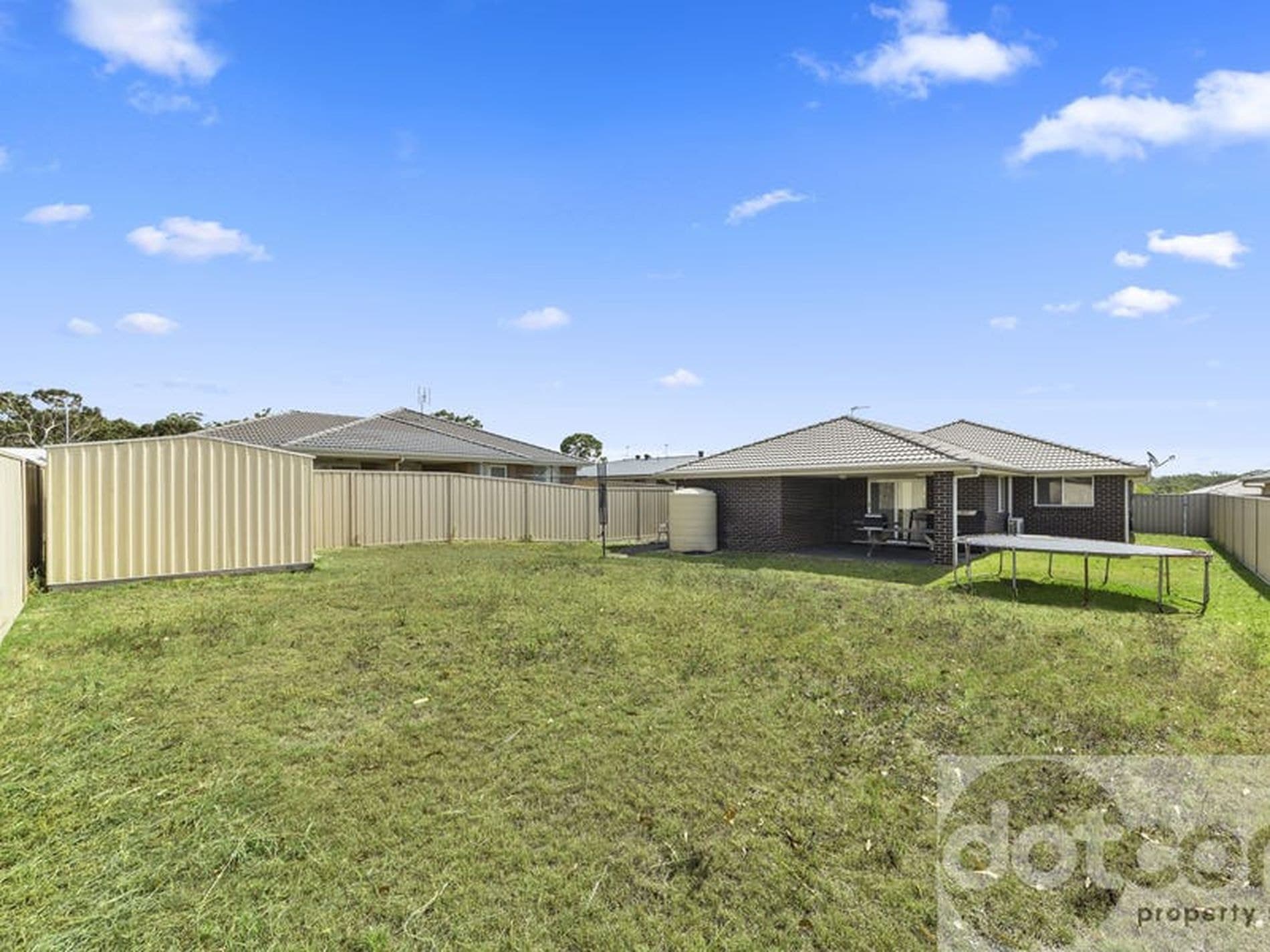4 Regatta Way, Summerland Point - Thumbnail 8