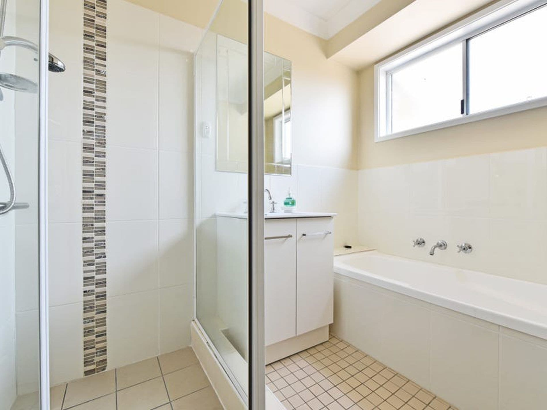 3 Trent Close, Lake Haven - Thumbnail 6