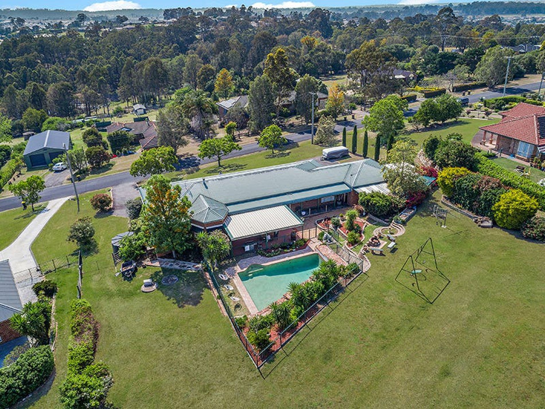 6 Blue Gum Drive, Aberglasslyn - Image 1
