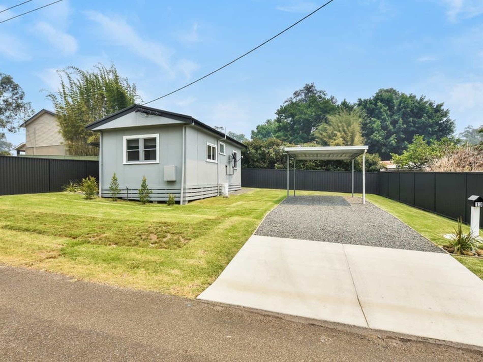 13 Bardon Lane, Brightwaters - Thumbnail 2