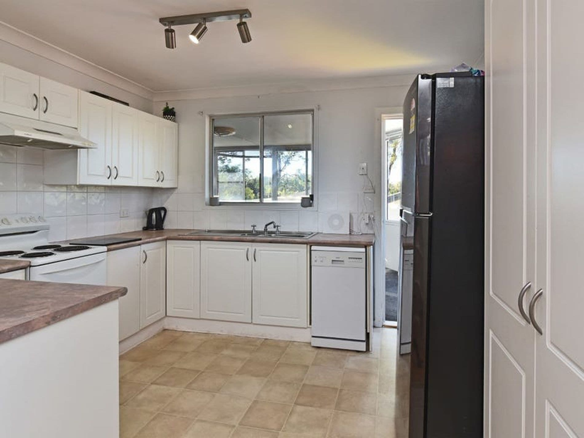 7 Asquith Avenue, Windermere Park - Thumbnail 7