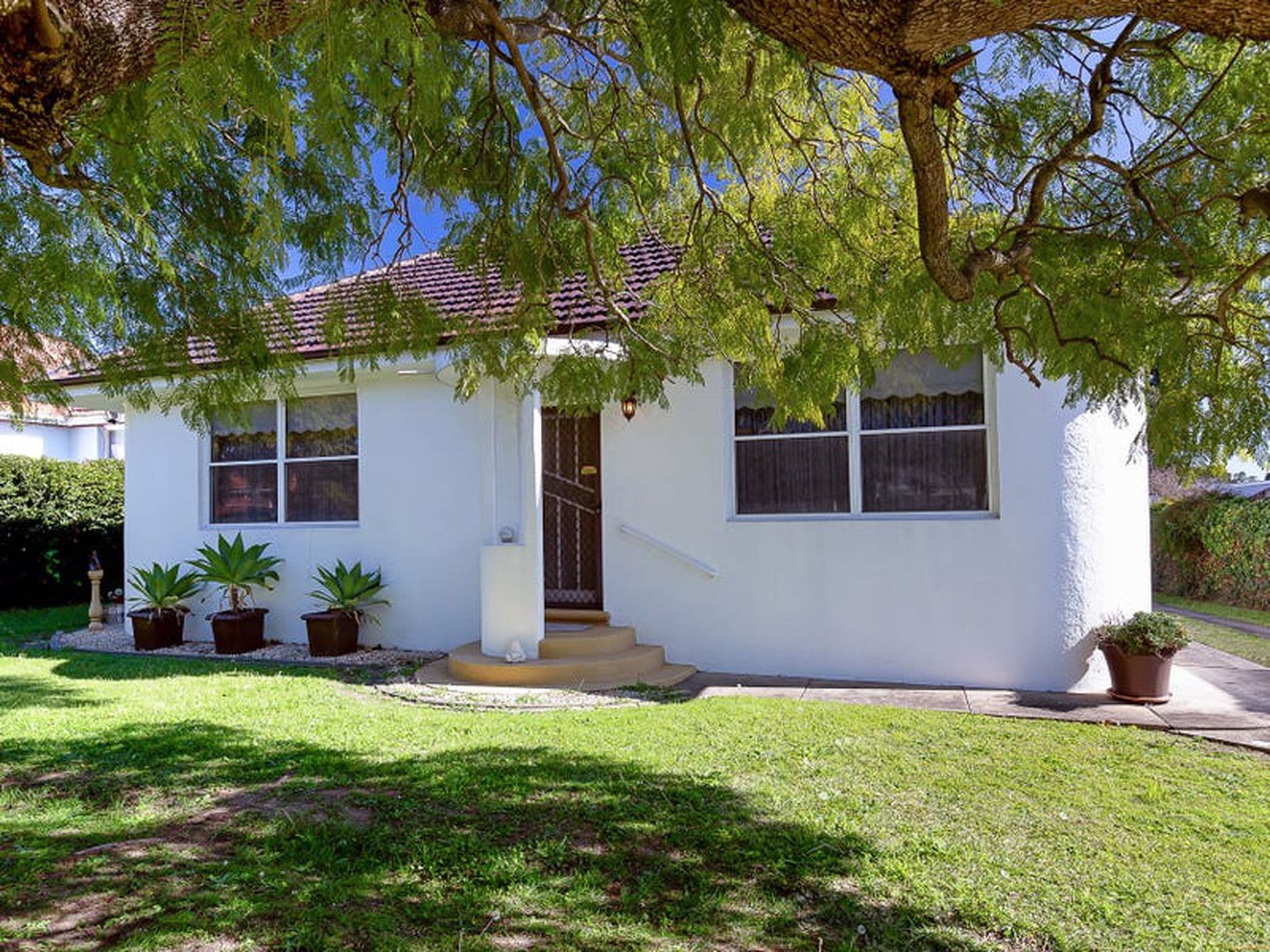 12 Crest Road, Wallsend, Wallsend - Image 1