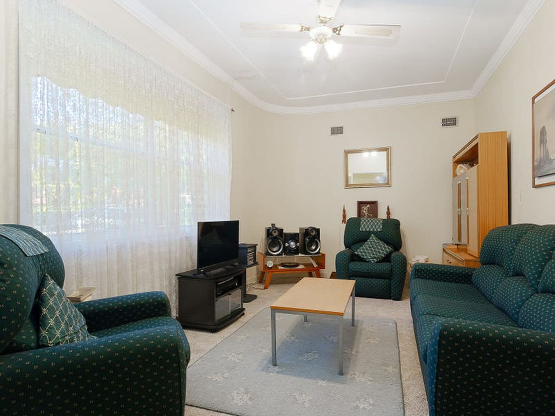 12 Crest Road, Wallsend, Wallsend - Thumbnail 2
