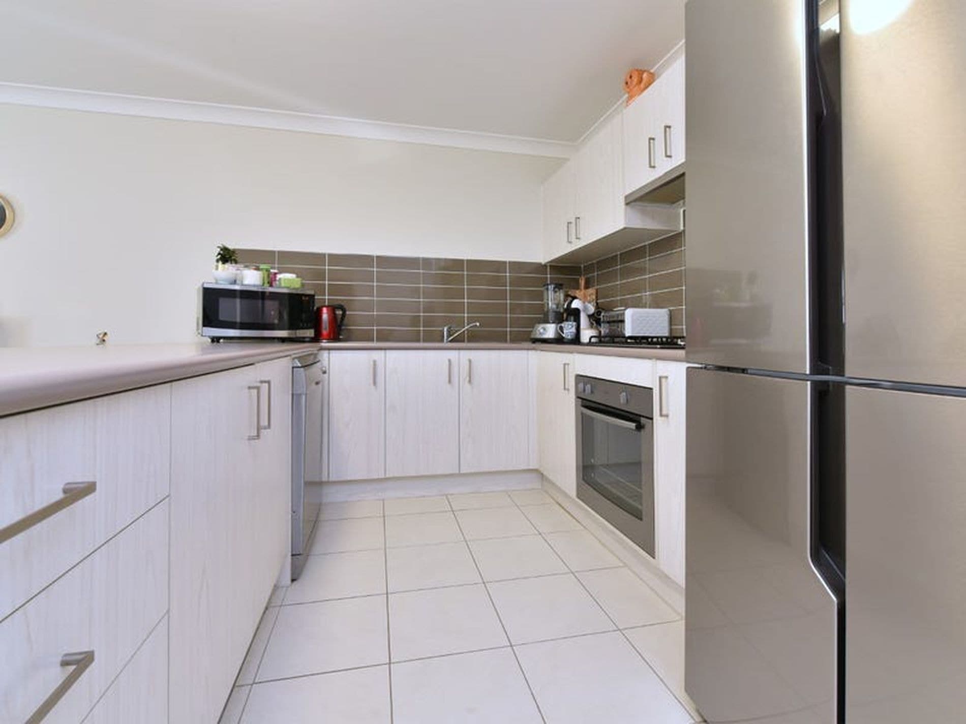 15 Dahlia Avenue, Hamlyn Terrace - Thumbnail 2
