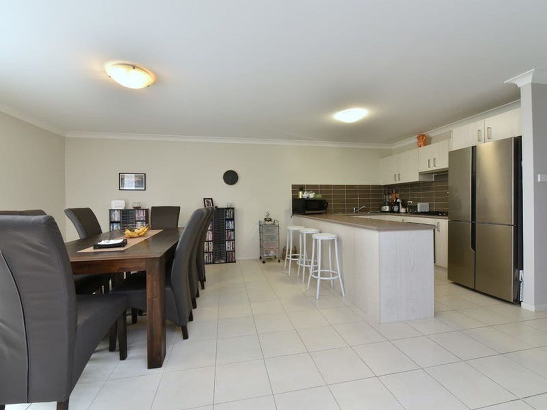 15 Dahlia Avenue, Hamlyn Terrace - Thumbnail 3