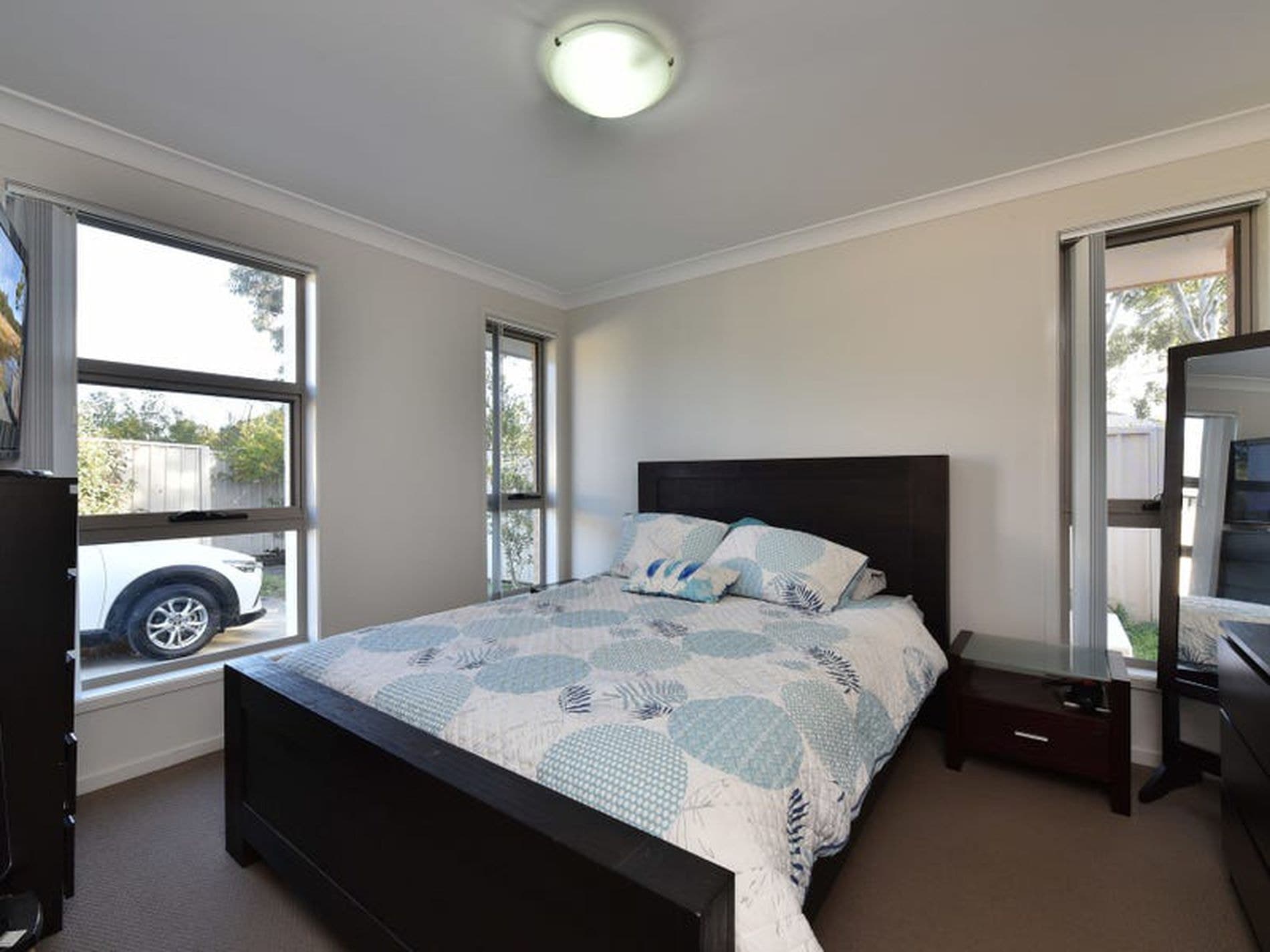 15 Dahlia Avenue, Hamlyn Terrace - Thumbnail 5
