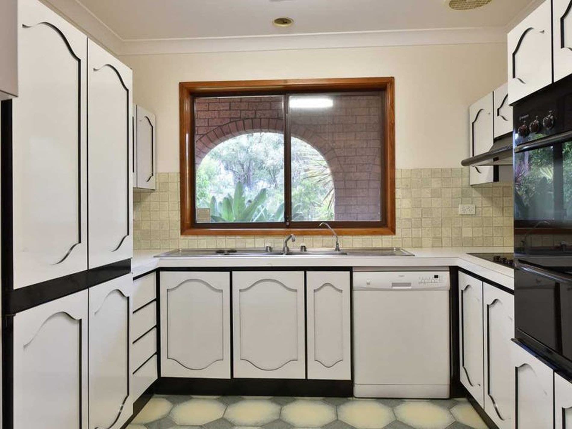 13 Old Belmont Road, Belmont North - Thumbnail 8