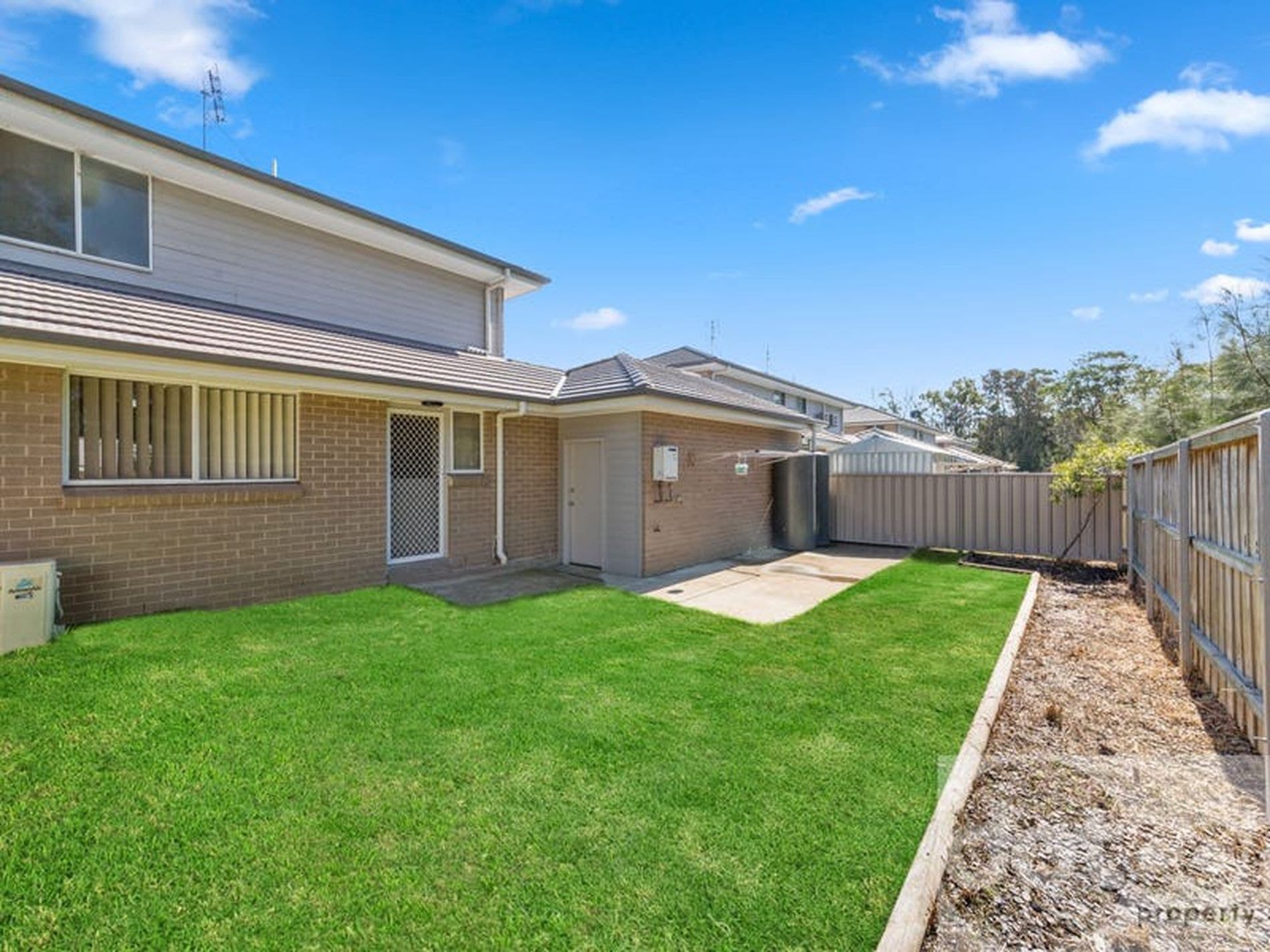 7 / 14 Lomandra Terrace, Hamlyn Terrace - Thumbnail 2