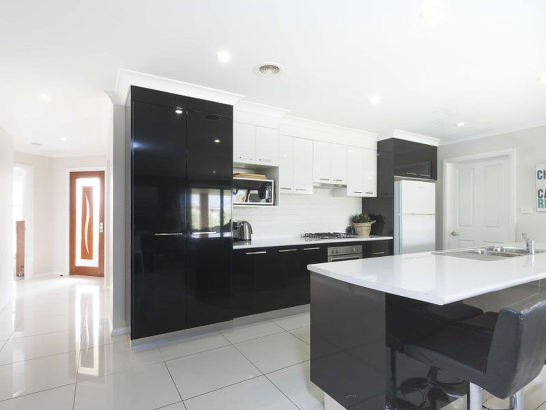 30 Botanic Way, Orange - Image 1