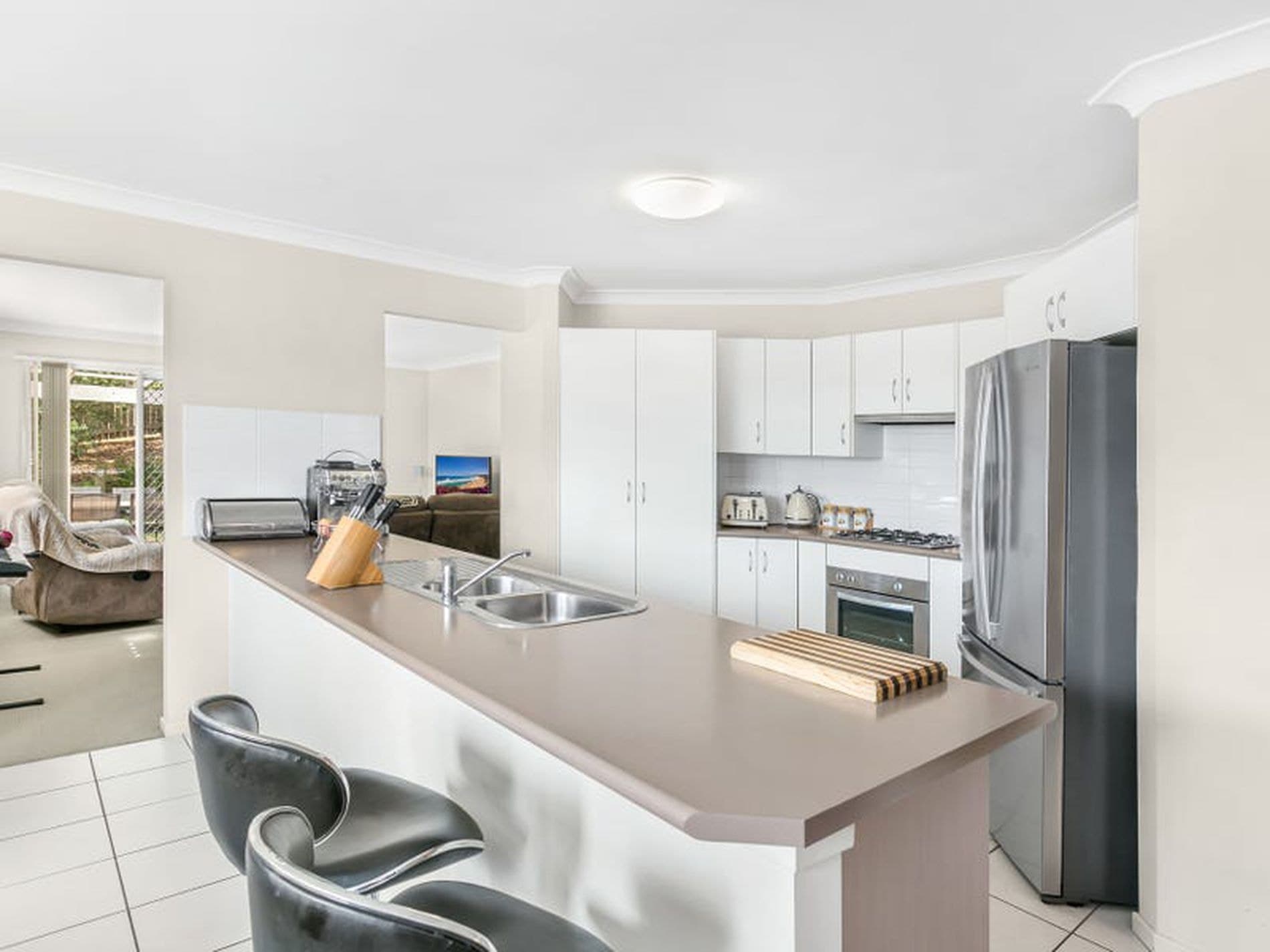 71 Birch Grove, Aberglasslyn - Thumbnail 2