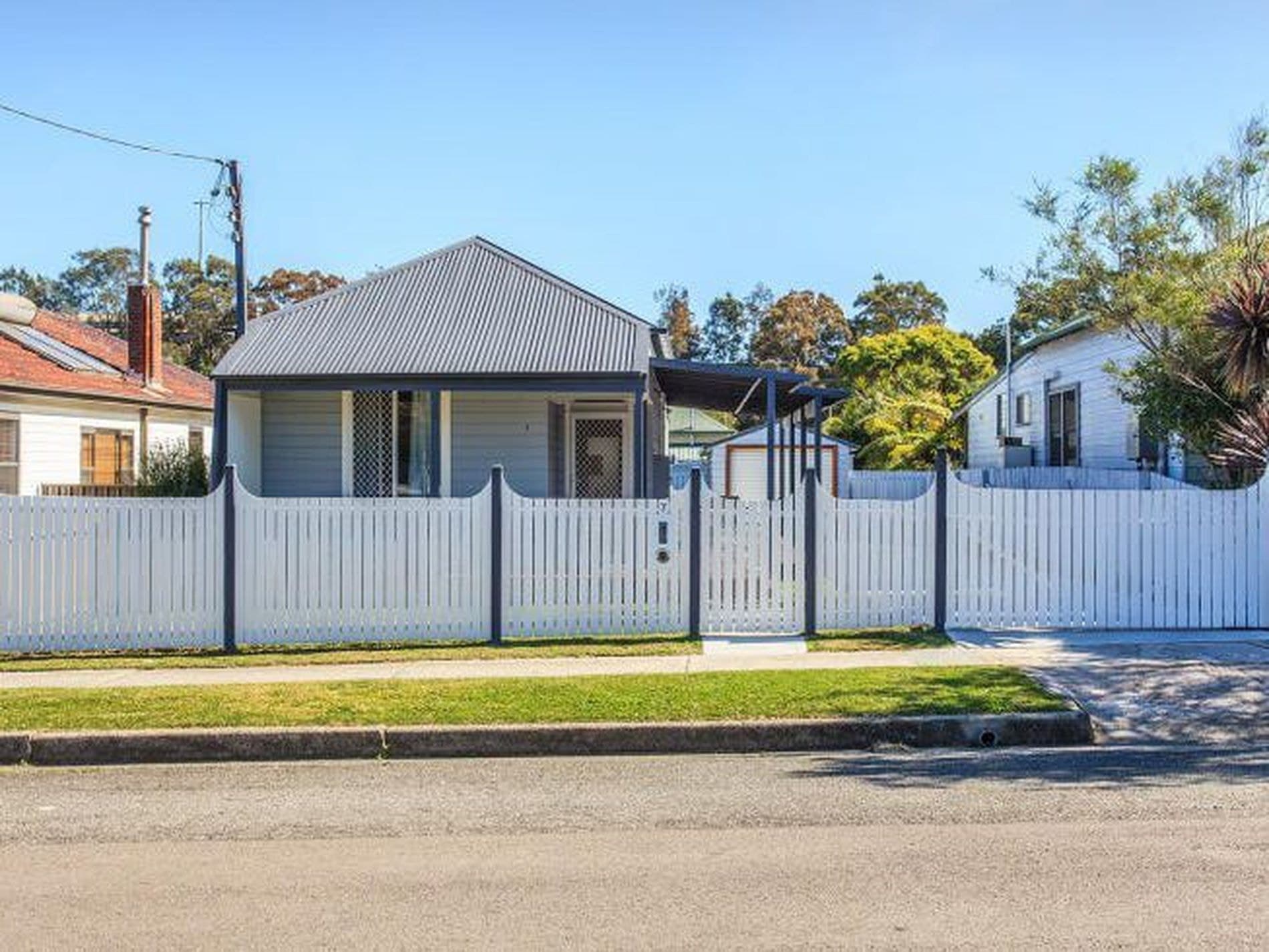 7 Burnett Street, Mayfield West - Image 1