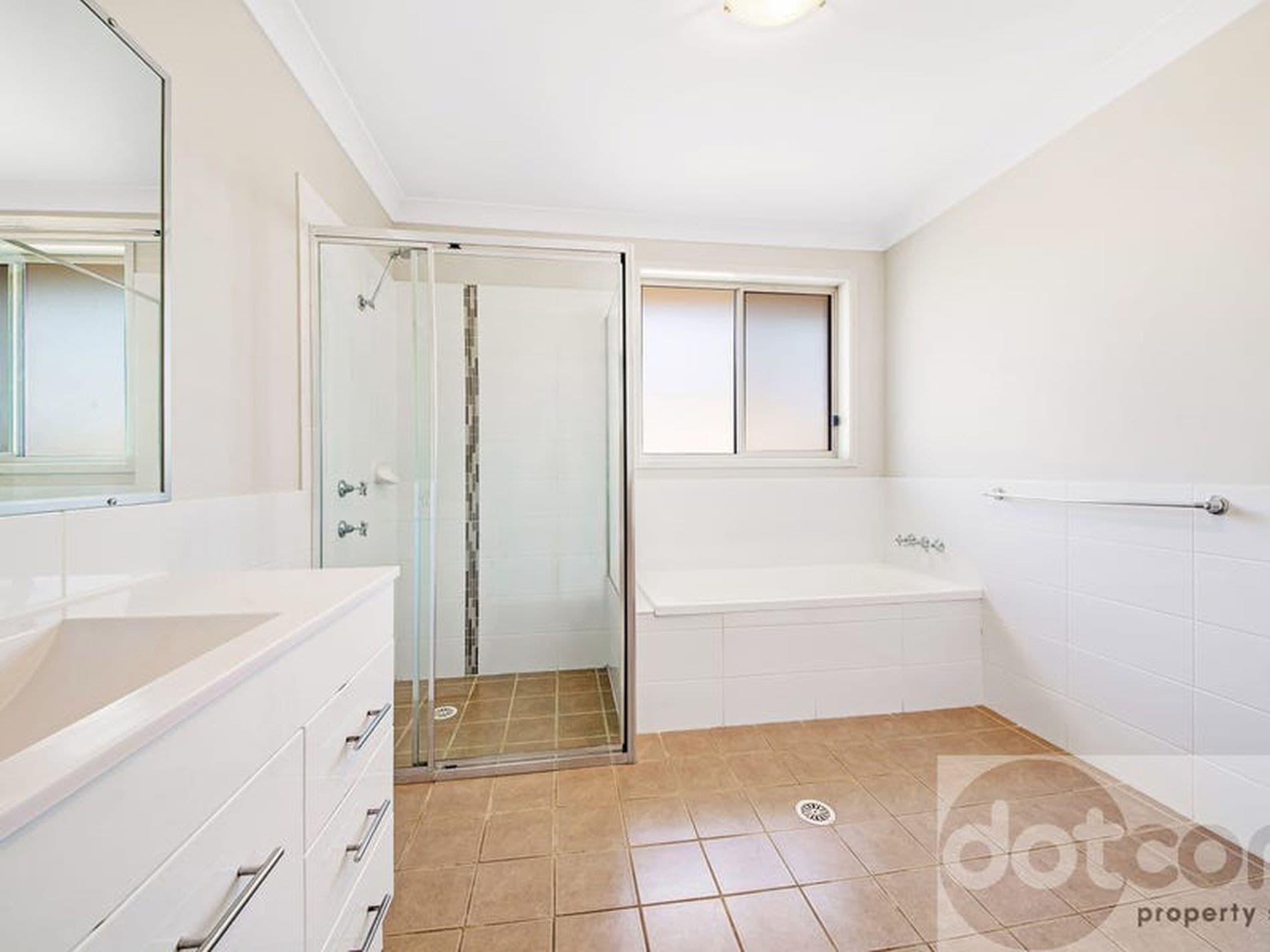 46 Primrose Drive, Hamlyn Terrace, Hamlyn Terrace - Thumbnail 4