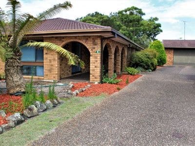 6 Cabbage Tree Palm Crescent, Pelican - Image 1