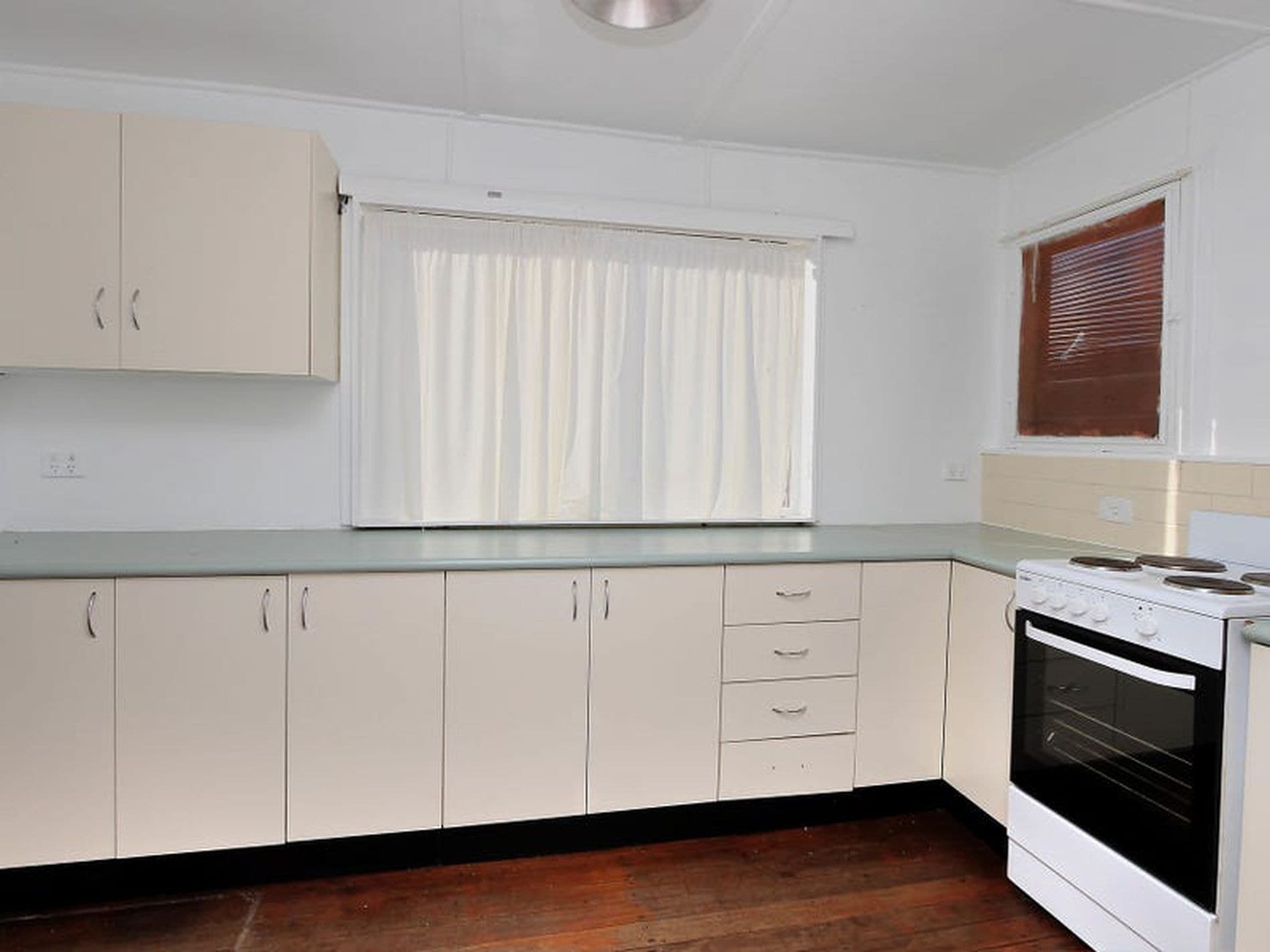 26 McDonald Avenue, Paxton - Thumbnail 4