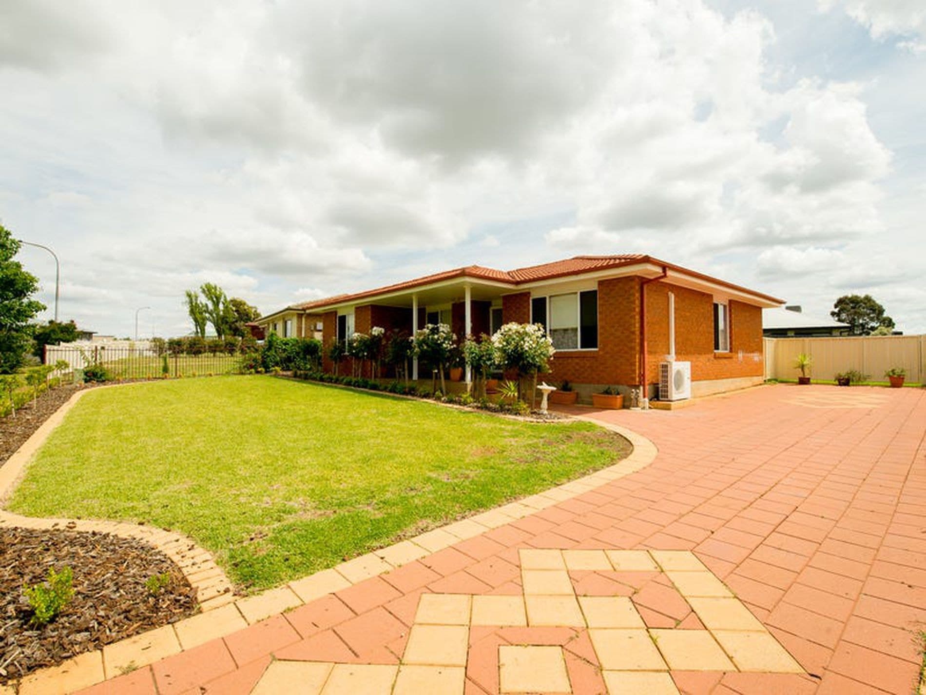 55 Spears Drive, Dubbo - Thumbnail 2