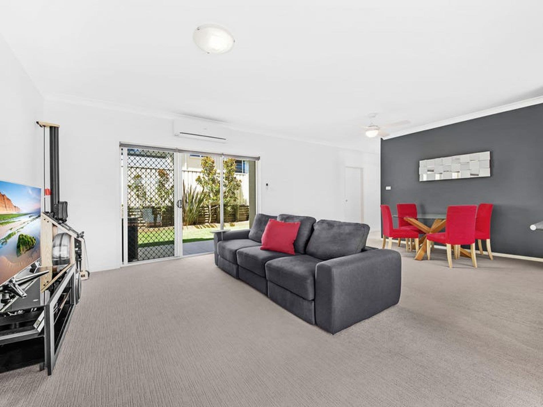 19 / 8-10 Jarrett Street, North Gosford - Image 1