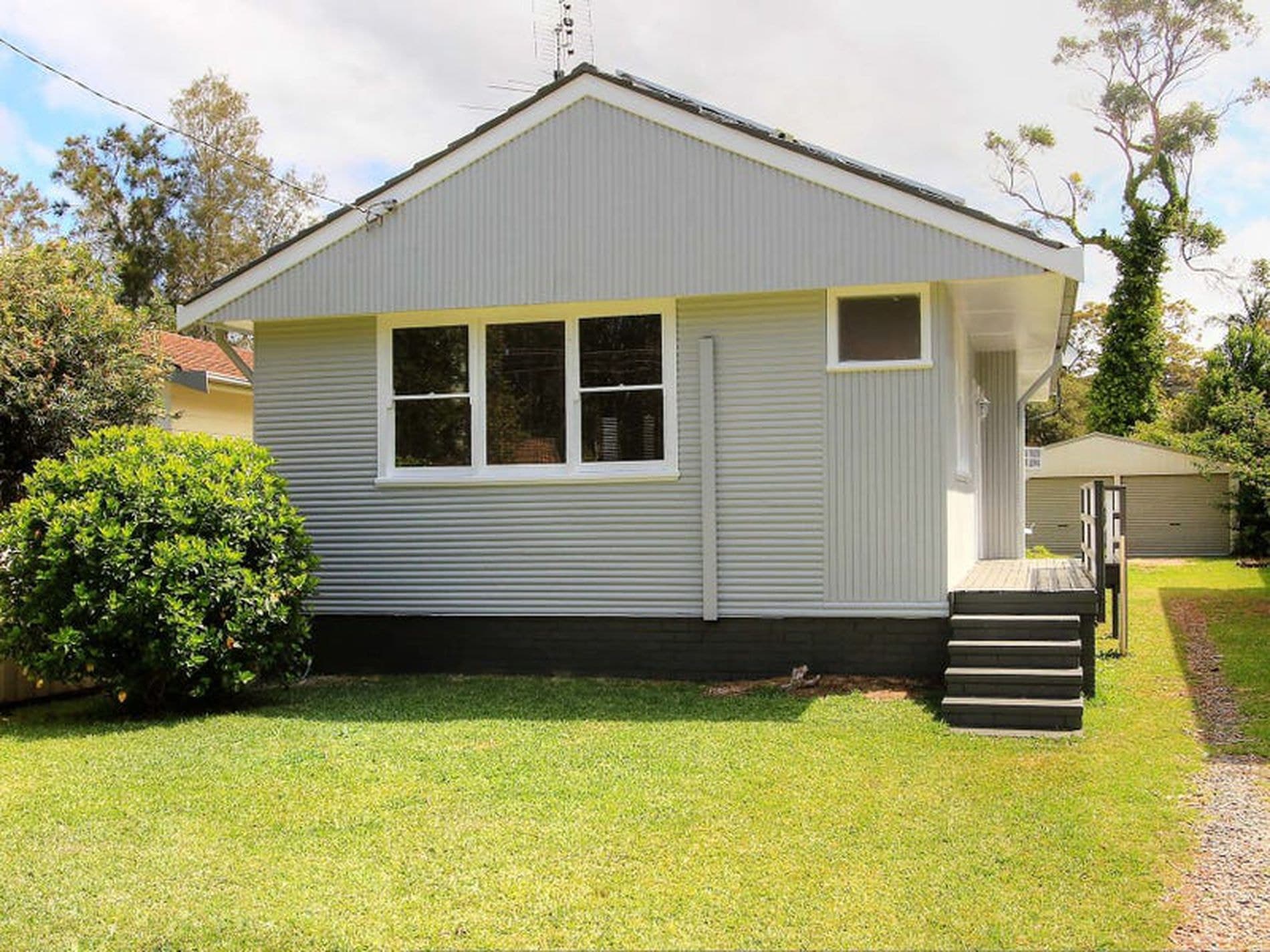 18 Wingfield Street, Windermere Park - Thumbnail 2