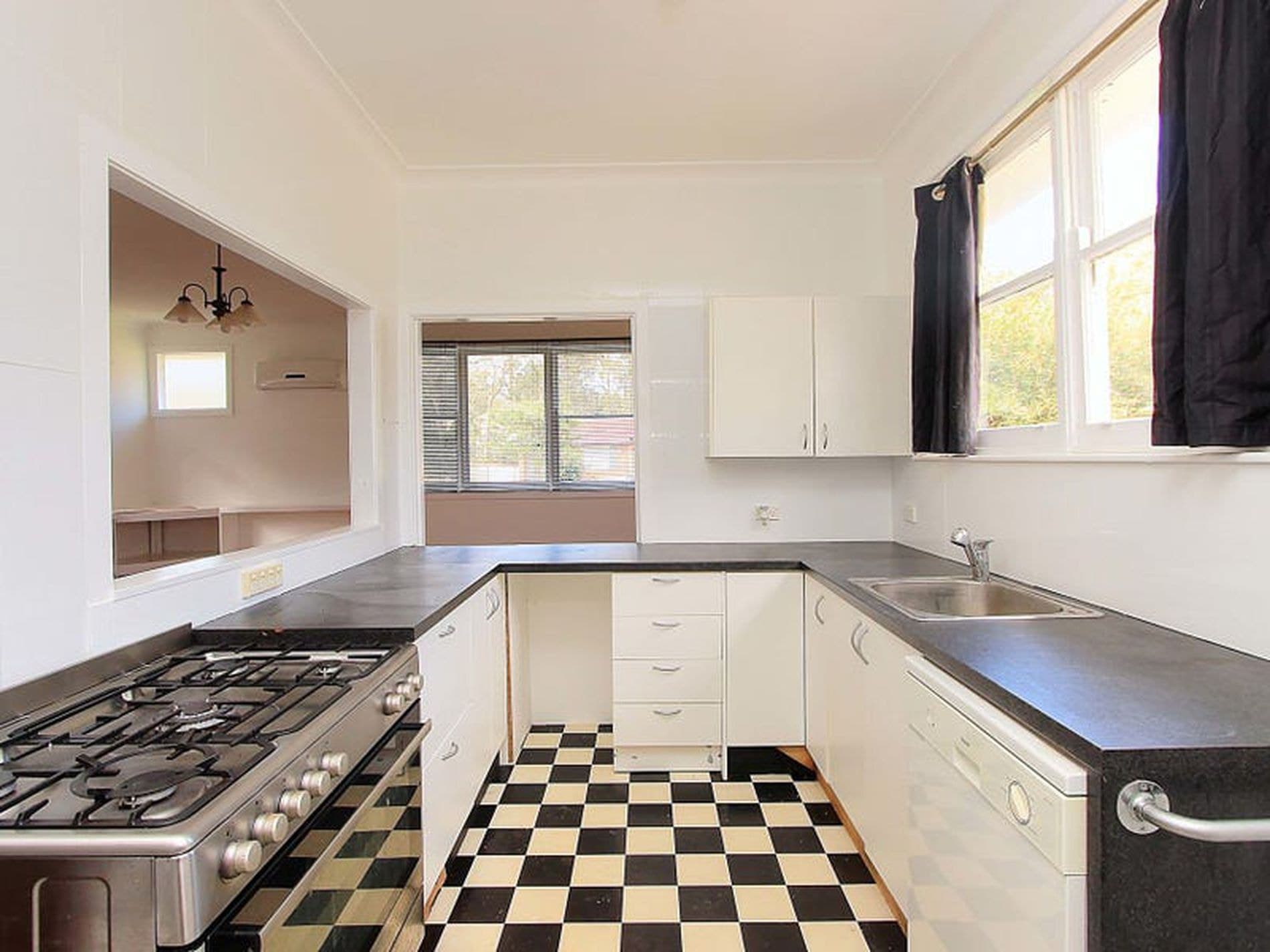 18 Wingfield Street, Windermere Park - Thumbnail 6