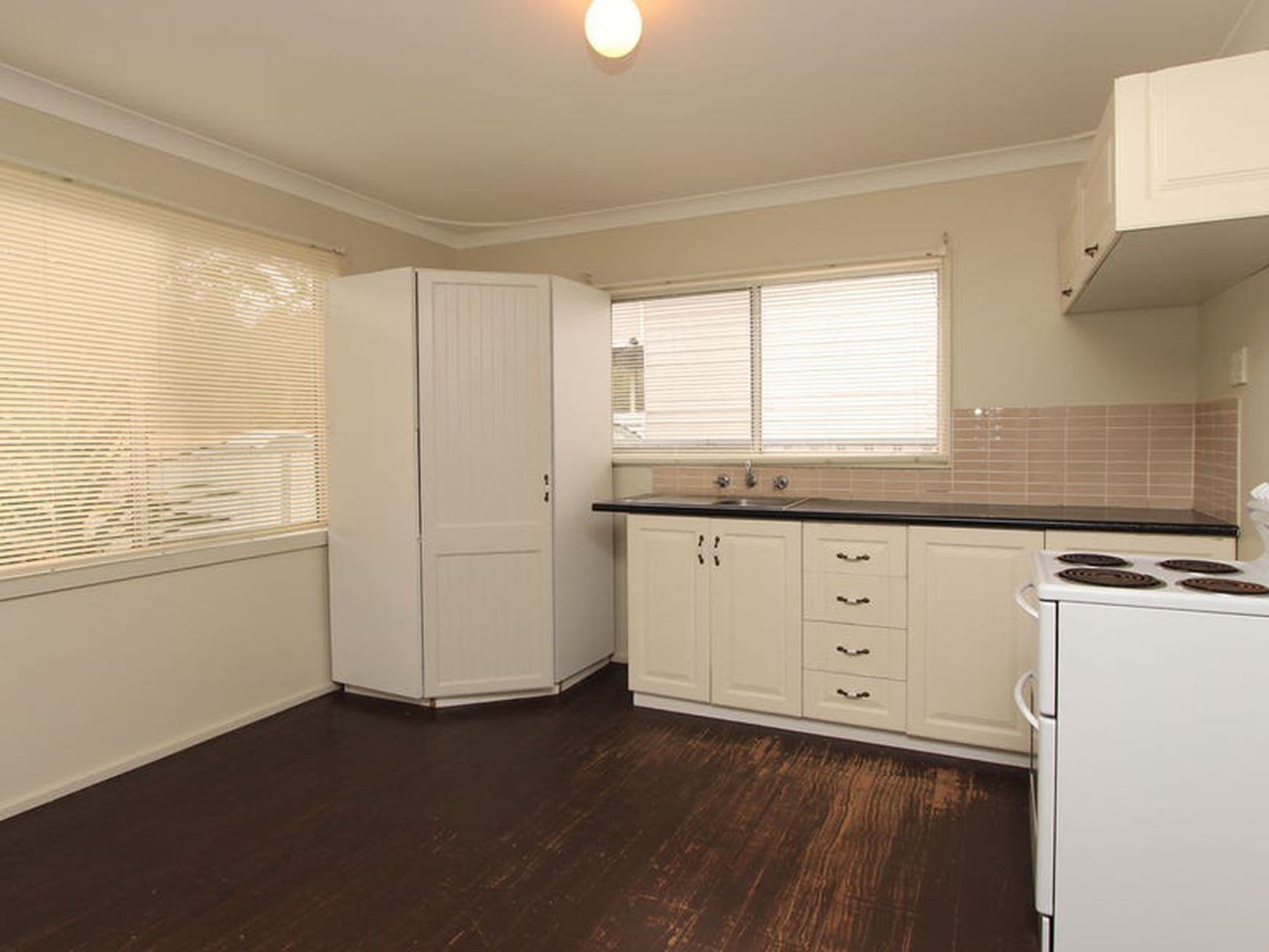 55 Hospital Road, Weston - Thumbnail 4