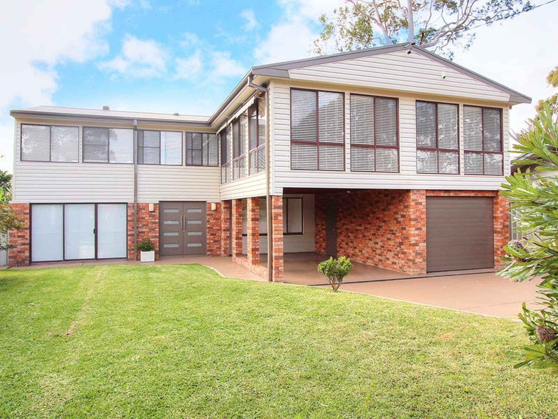 18 Halcyon Street, Mannering Park - Image 1