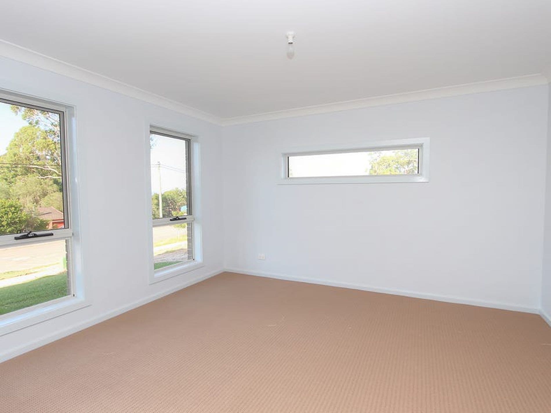 22 Lake Road, Balcolyn - Thumbnail 5
