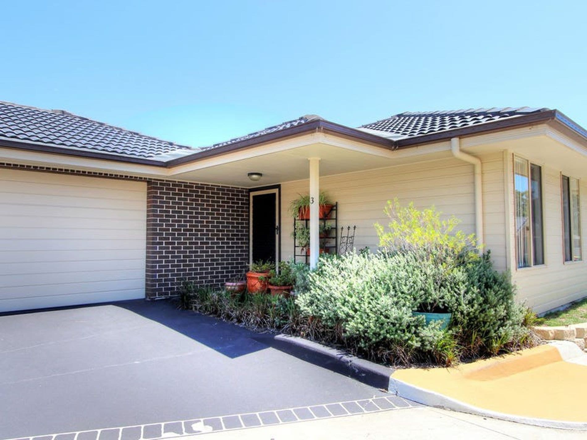 3 / 3 Gahnia Place, Hamlyn Terrace - Thumbnail 3