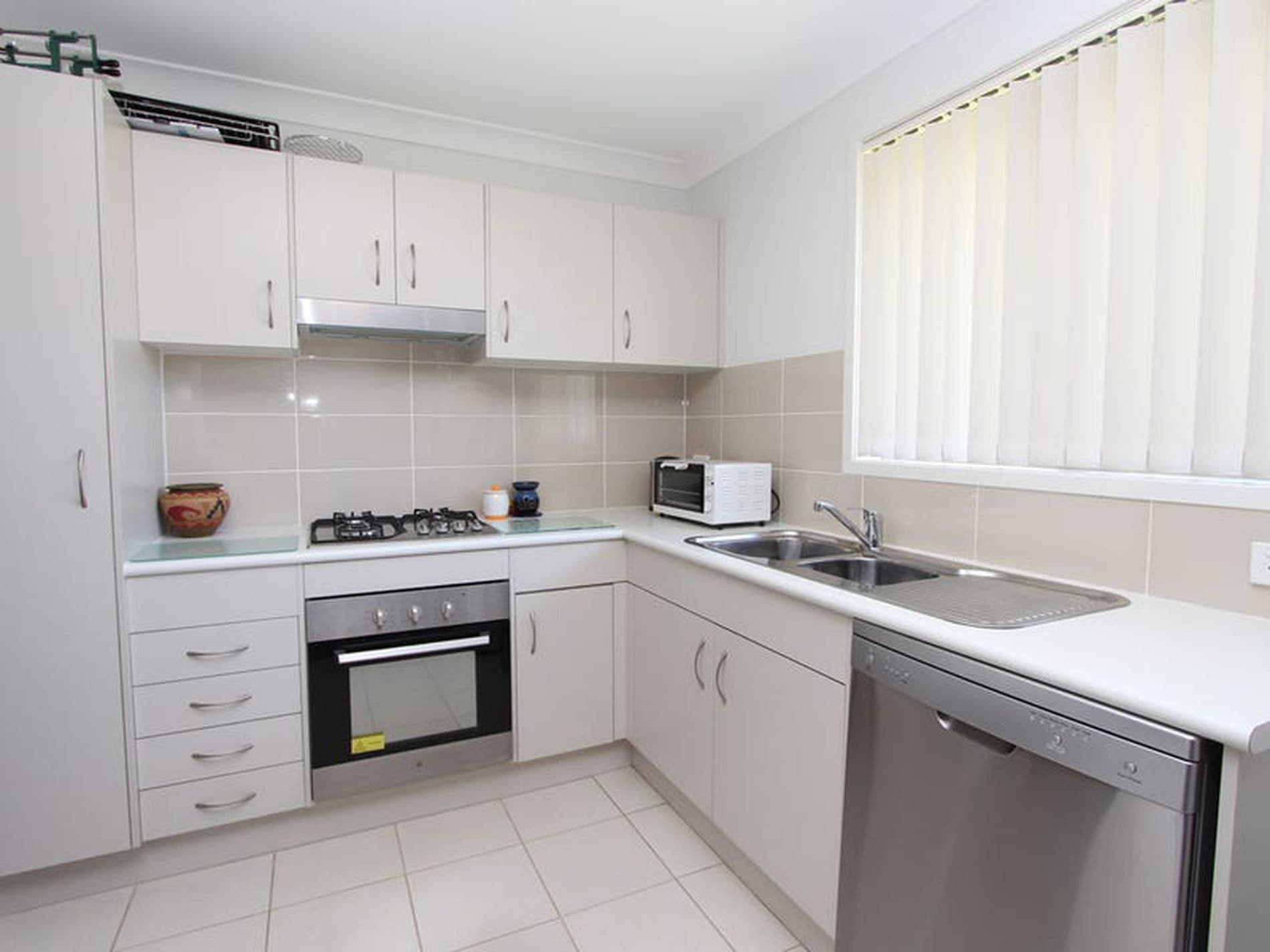 3 / 3 Gahnia Place, Hamlyn Terrace - Thumbnail 4