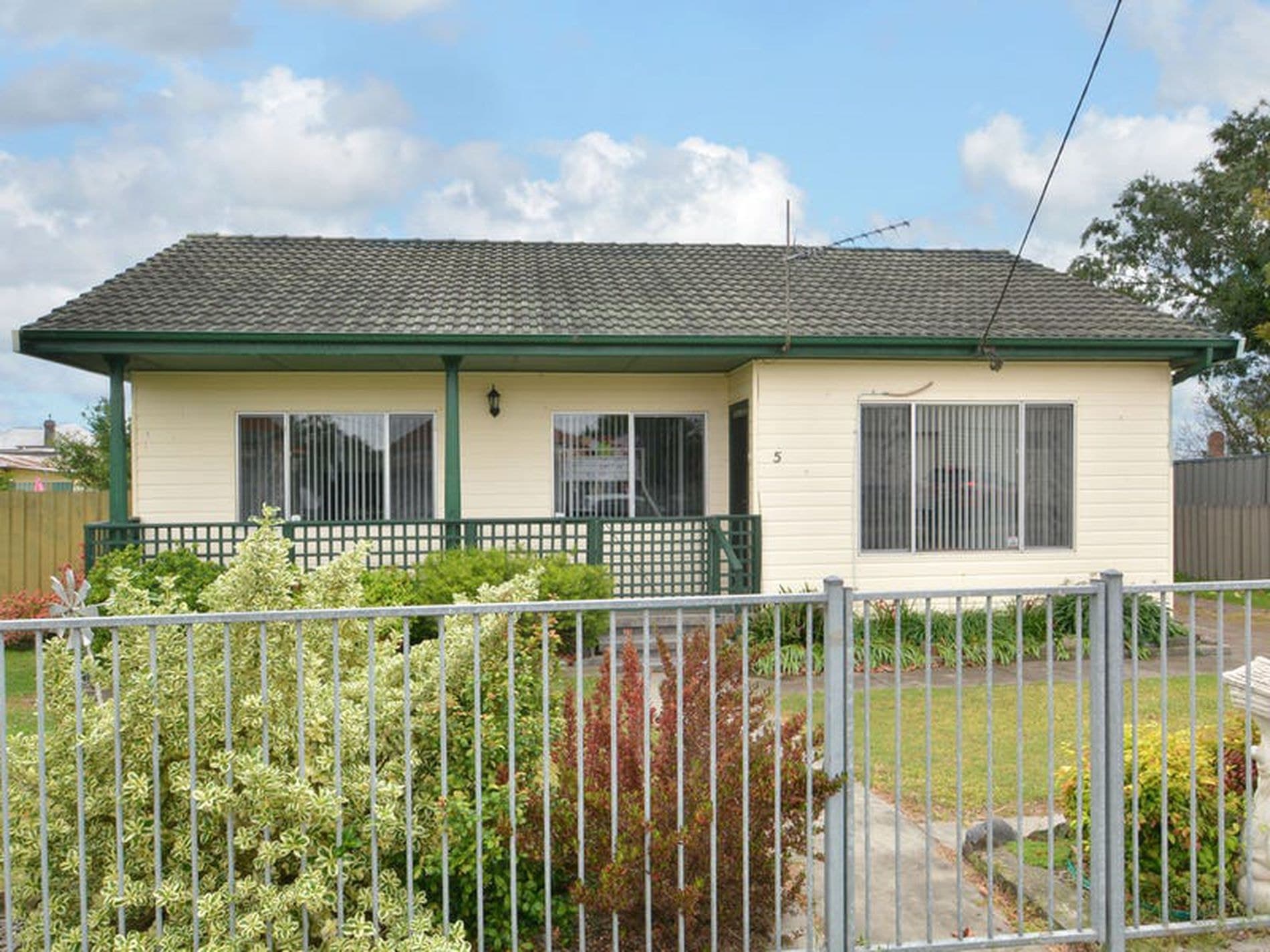 5 First Street, Weston - Image 1