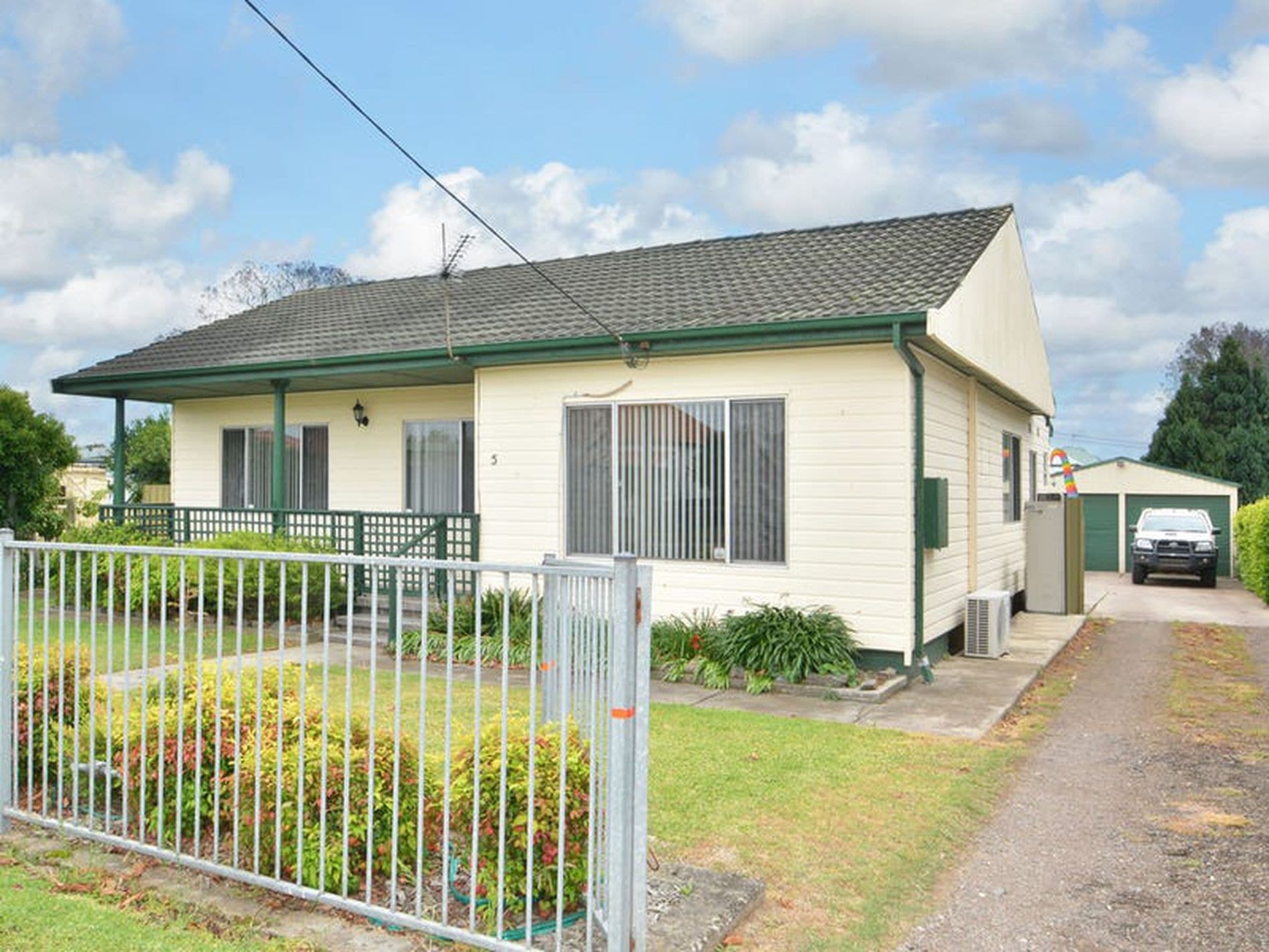 5 First Street, Weston - Thumbnail 2