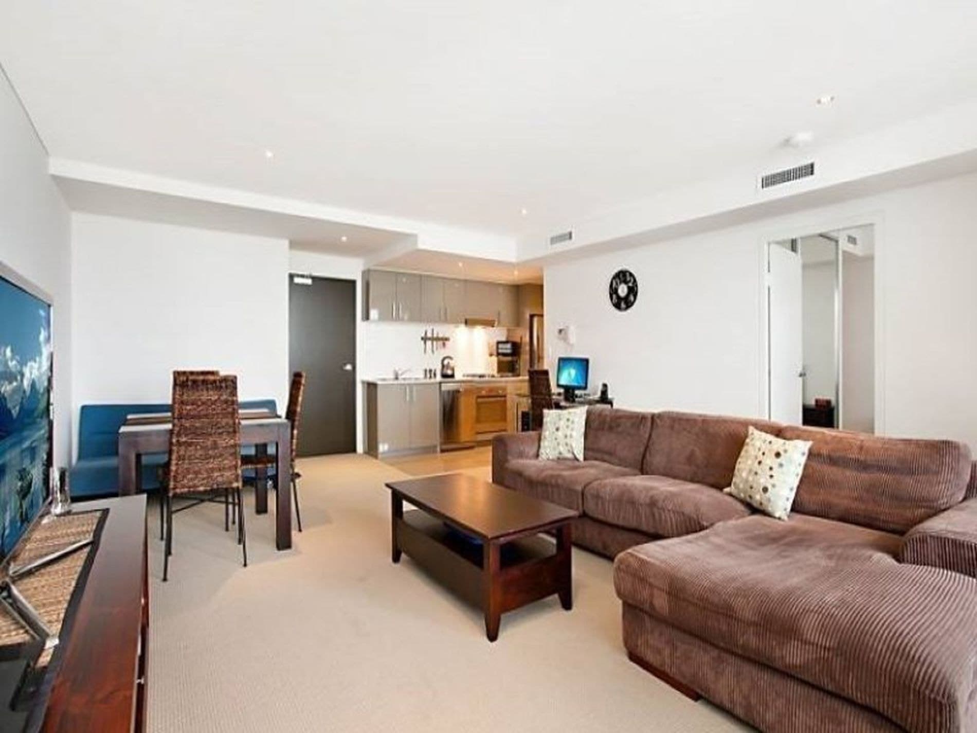 505 / 38 Smart Street, Charlestown, Charlestown - Thumbnail 3