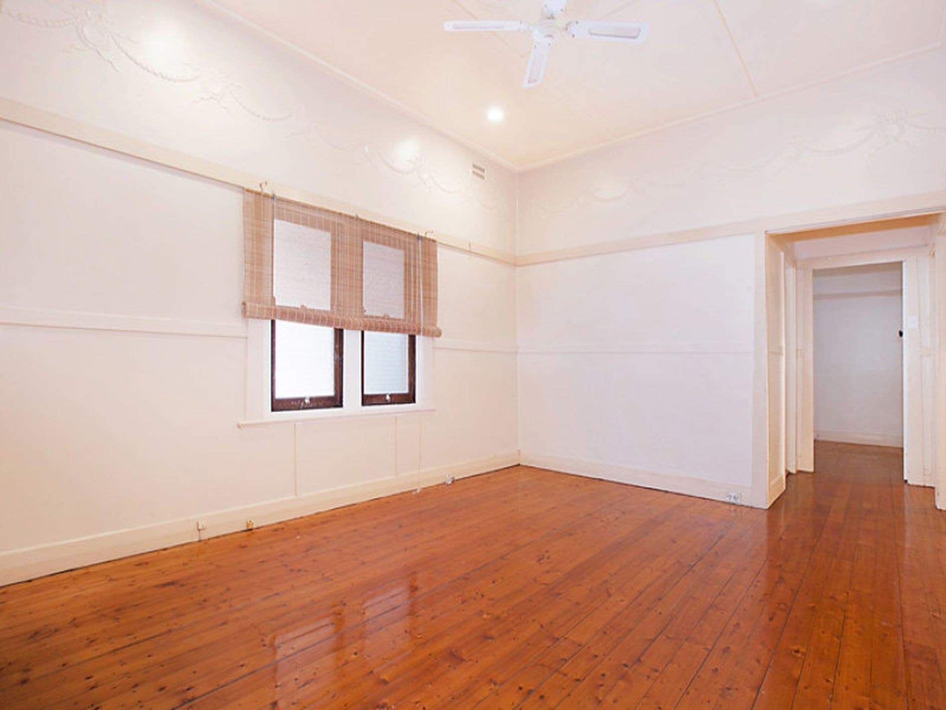 32 South Street, Adamstown, Adamstown - Thumbnail 4