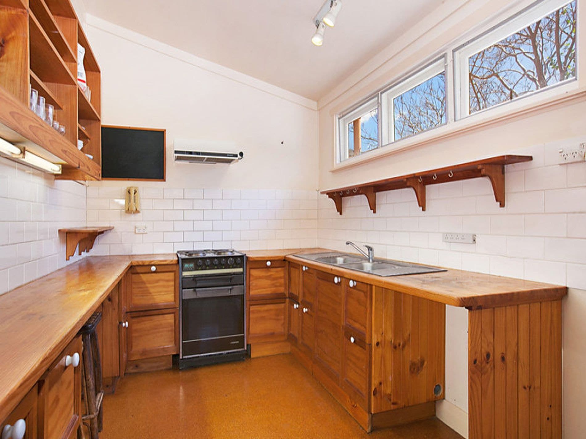 32 South Street, Adamstown, Adamstown - Thumbnail 6