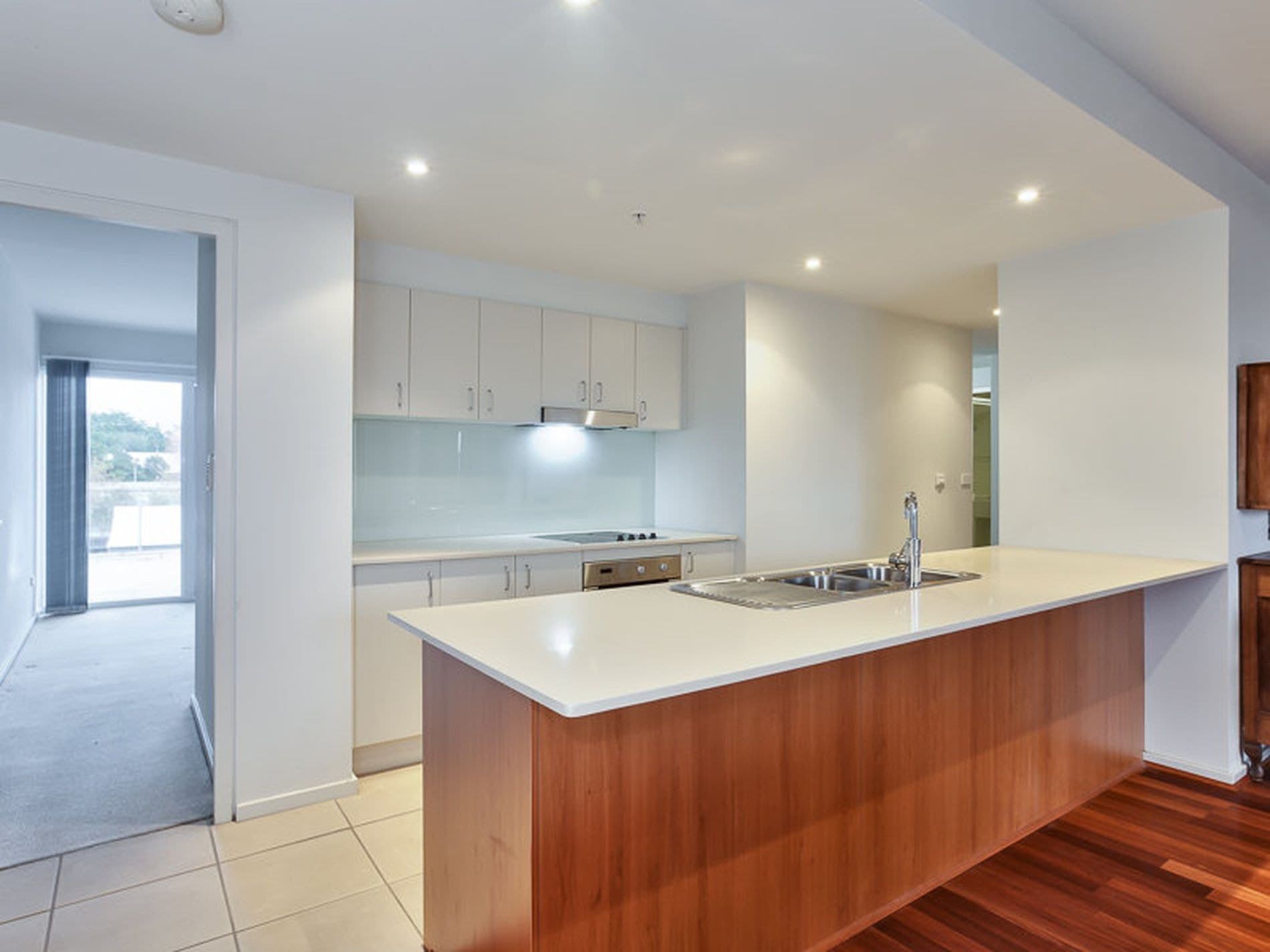 403 / 489 Hunter Street, Newcastle, Newcastle - Thumbnail 2