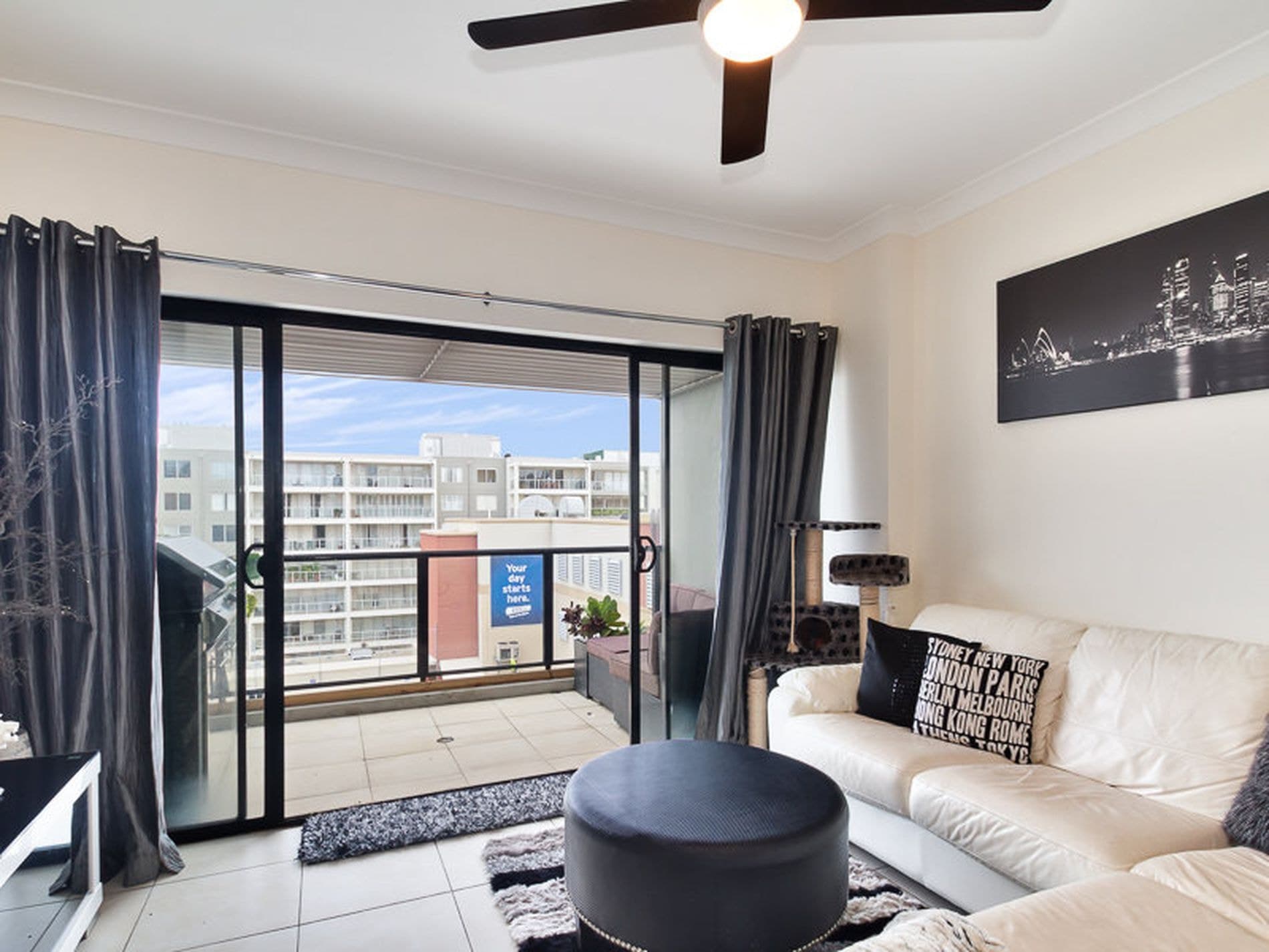 3 BLOCKS TO THE BEACH, NORTH FACING AND IMMACULATE, Newcastle - Image 1