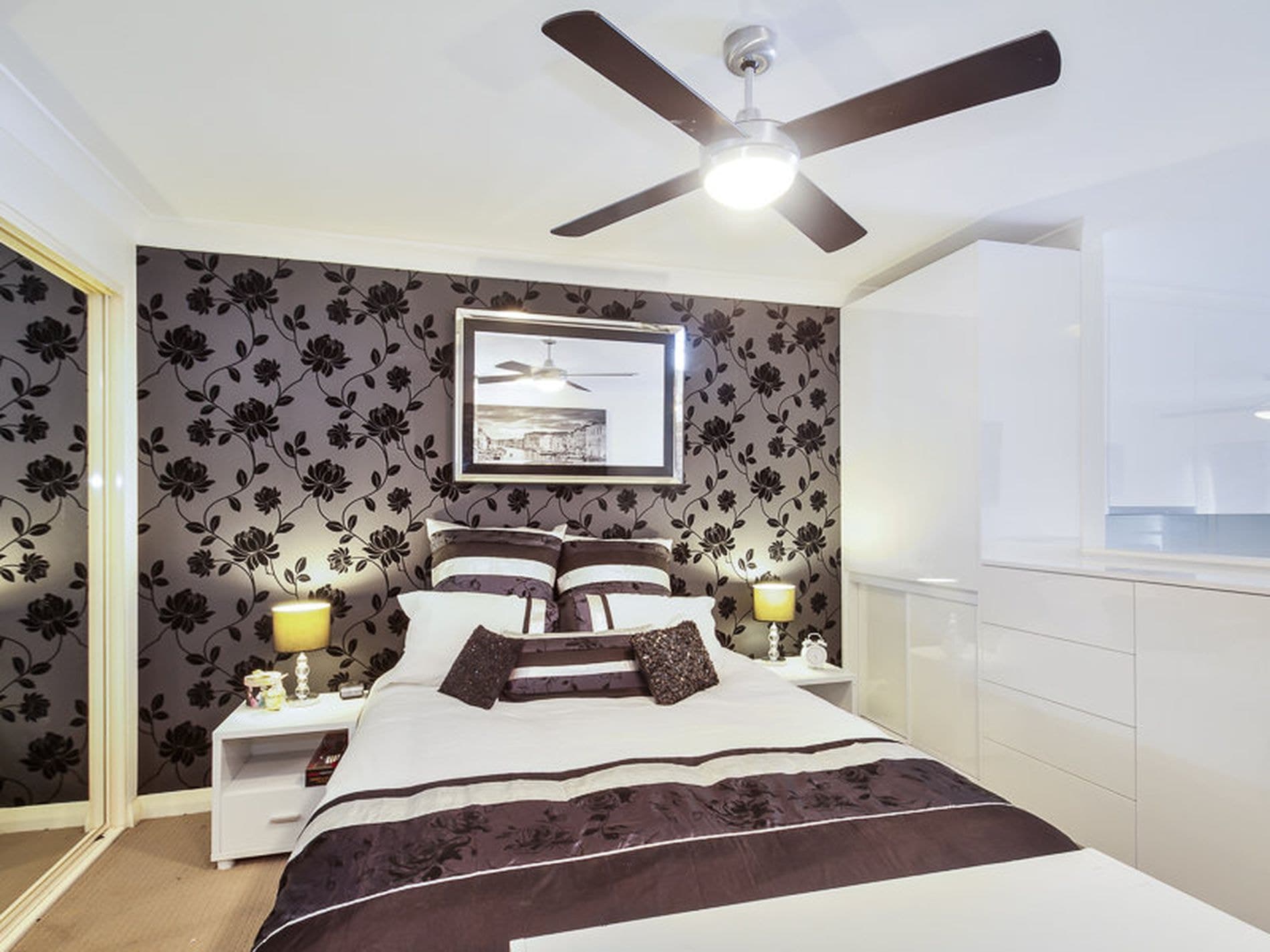 3 BLOCKS TO THE BEACH, NORTH FACING AND IMMACULATE, Newcastle - Thumbnail 4