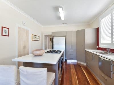 4 Smart Street, Waratah - Image 1